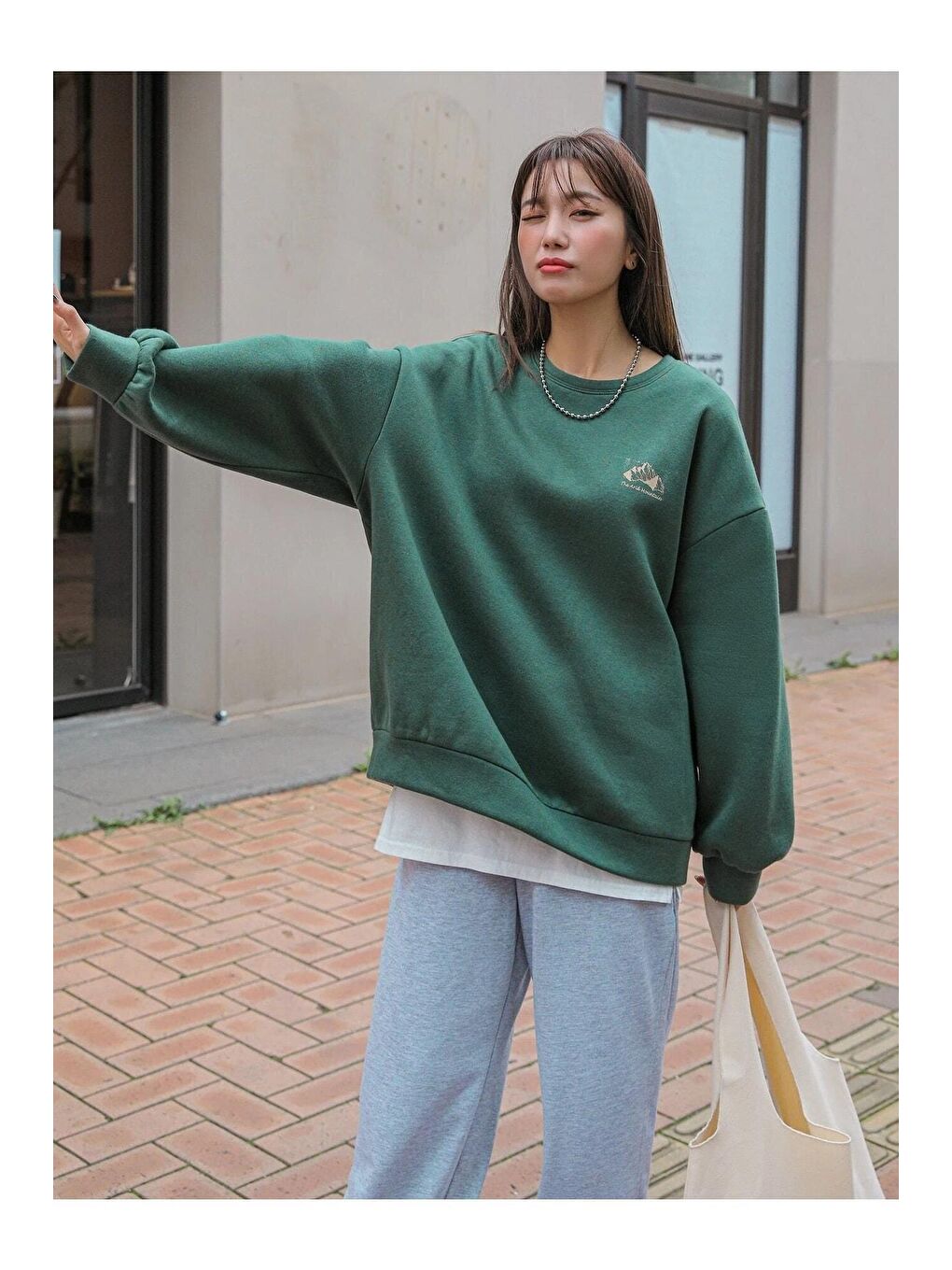 Trendseninle Kadın Yeşil Arid Mountain Baskılı Oversize Sweatshirt - 1