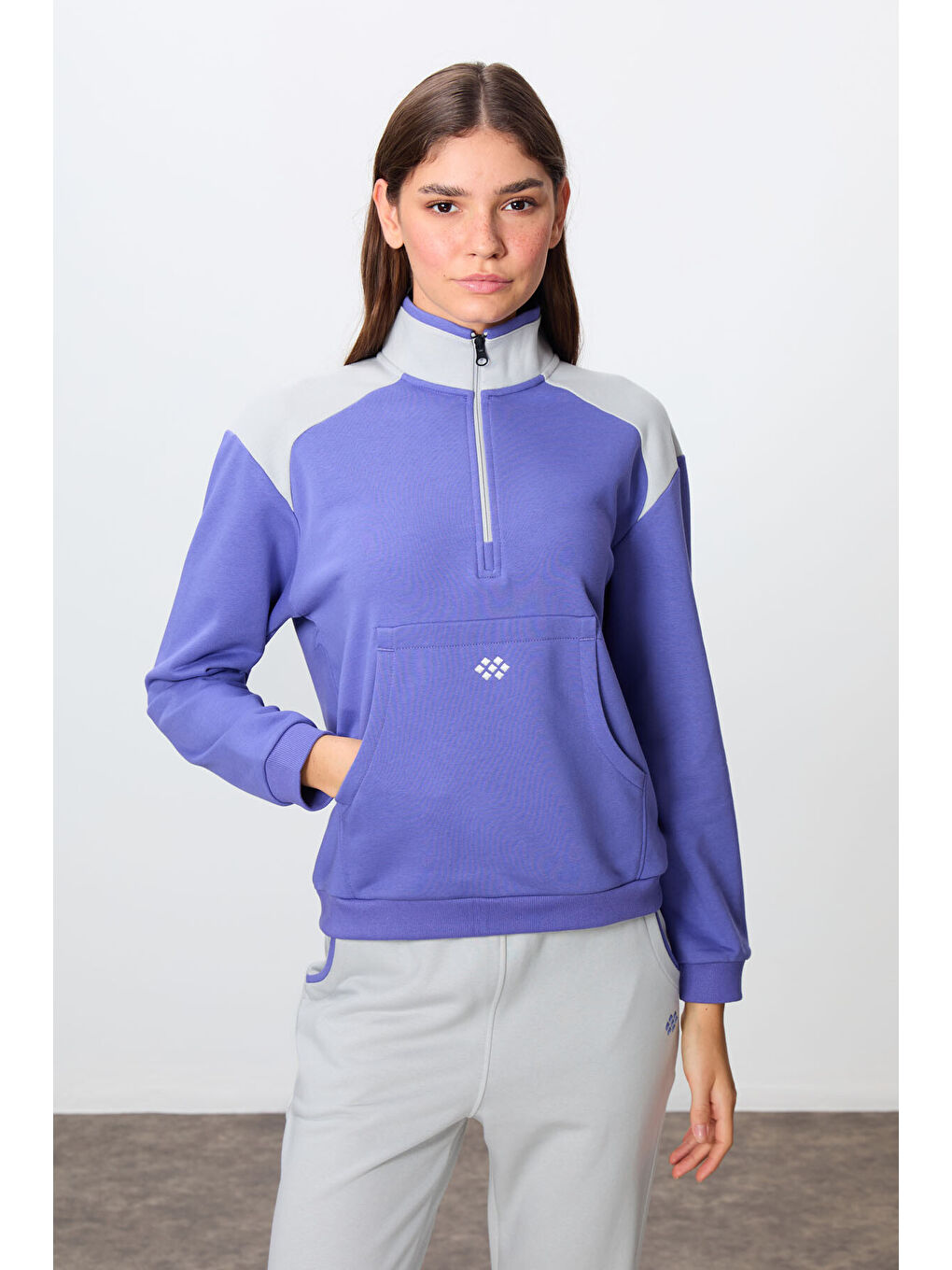 Mor Eflatun-Taş Kompakt Pamuklu Kalın Pürüzsüz Dokulu Dik Yaka Oversize Fit Kadın Eşofman Takım - 95342-1