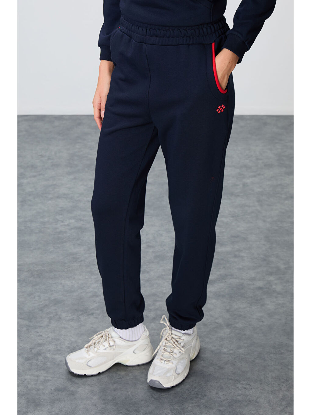 İndigo Kompakt Pamuklu Kalın Pürüzsüz Dokulu Dik Yaka Oversize Fit Kadın Eşofman Takım - 95342-4