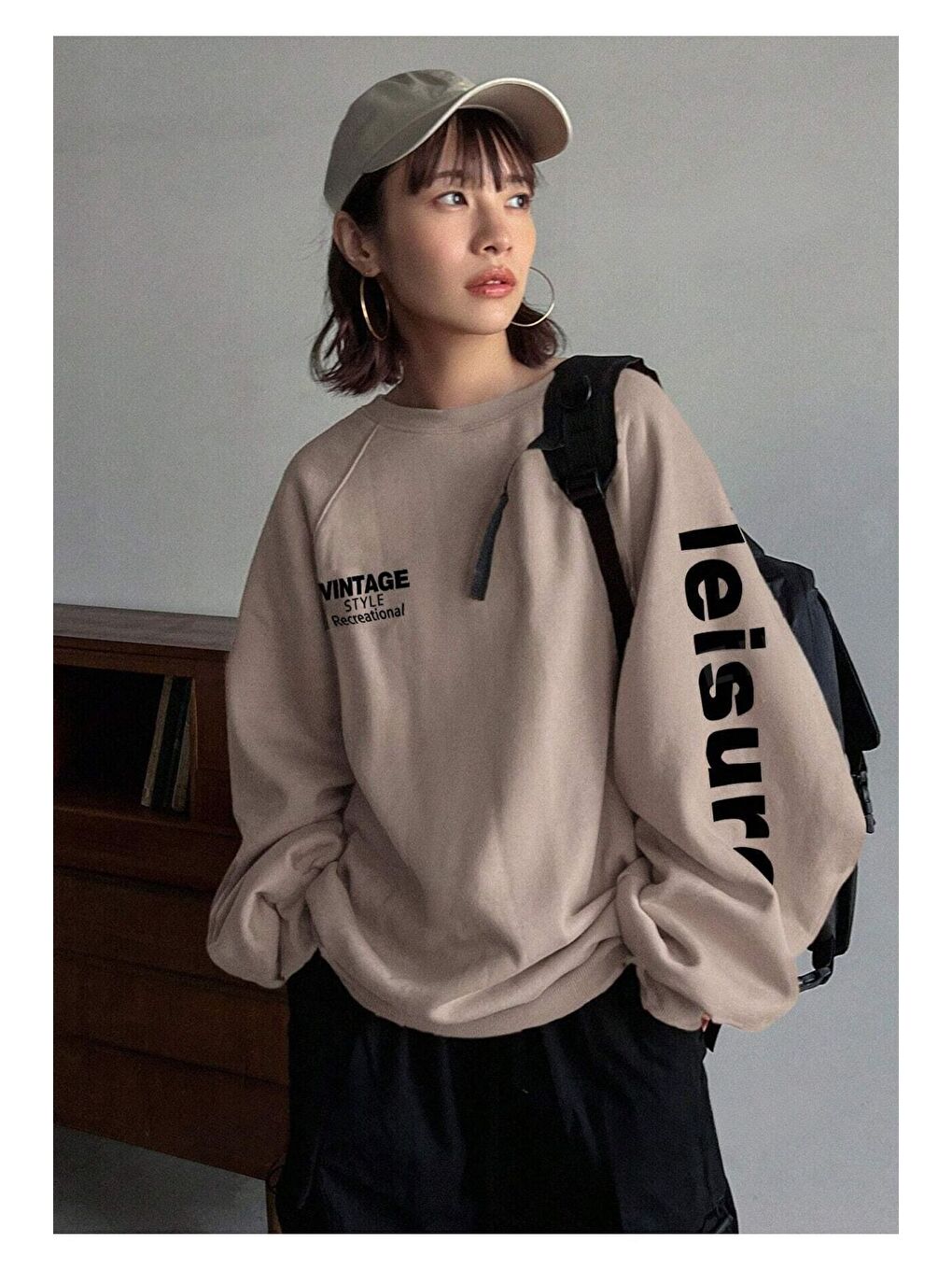 Trendseninle Bej Kadın Vizon Retro Sırt ve Kolları Baskılı Oversize Bisiklet Yaka Reglan Kol Sweatshirt - 1