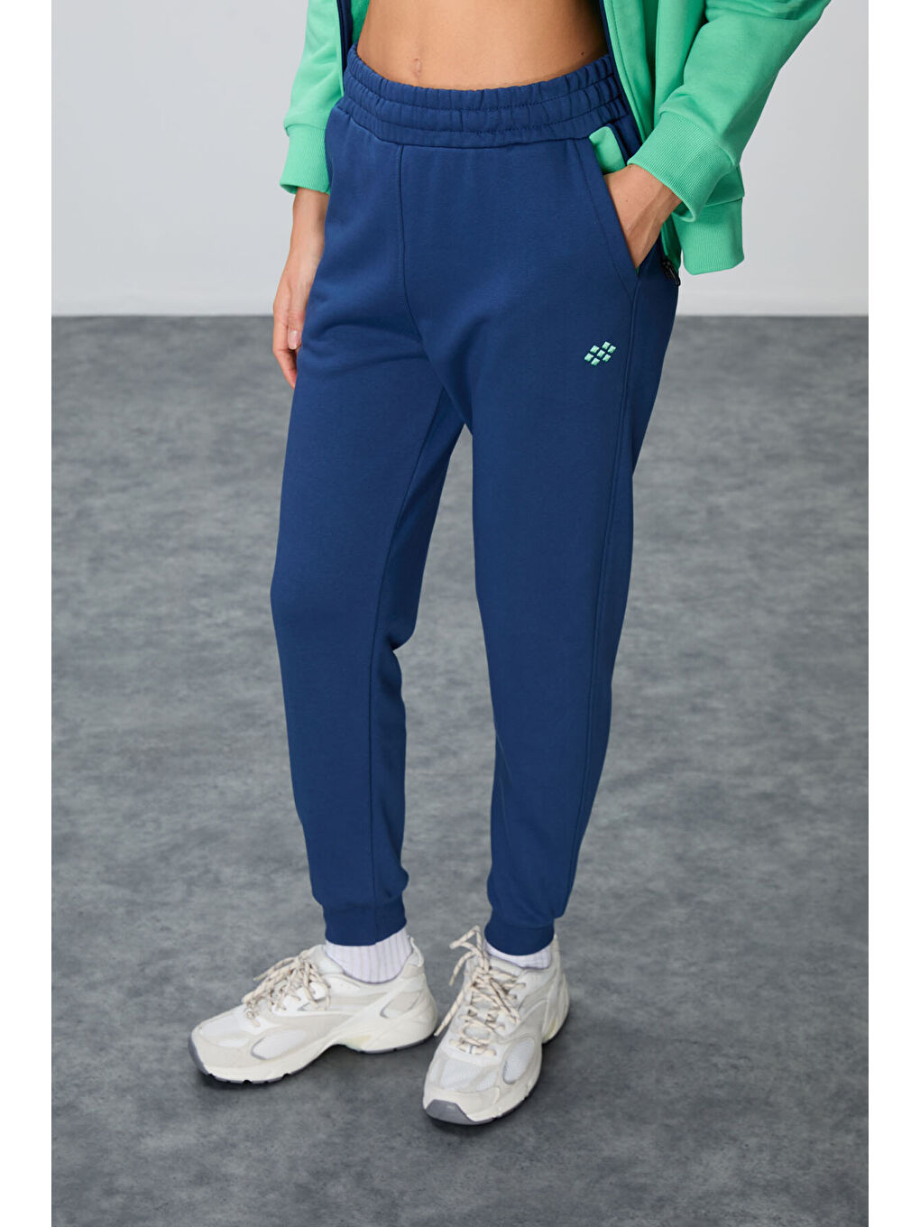 Su Yeşili Parlament Kompakt Pamuklu Kalın Pürüzsüz Dokulu Kapüşonlu Oversize Fit Kadın Eşofman Takım-2