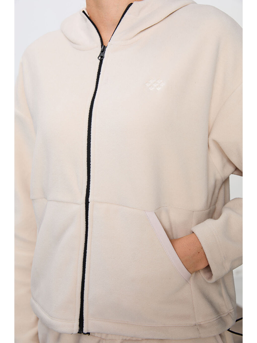 Bej Kalın Yumuşak Dokulu Kapüşonlu Oversize Nakışlı Polar Kadın Eşofman Takım  95338-4