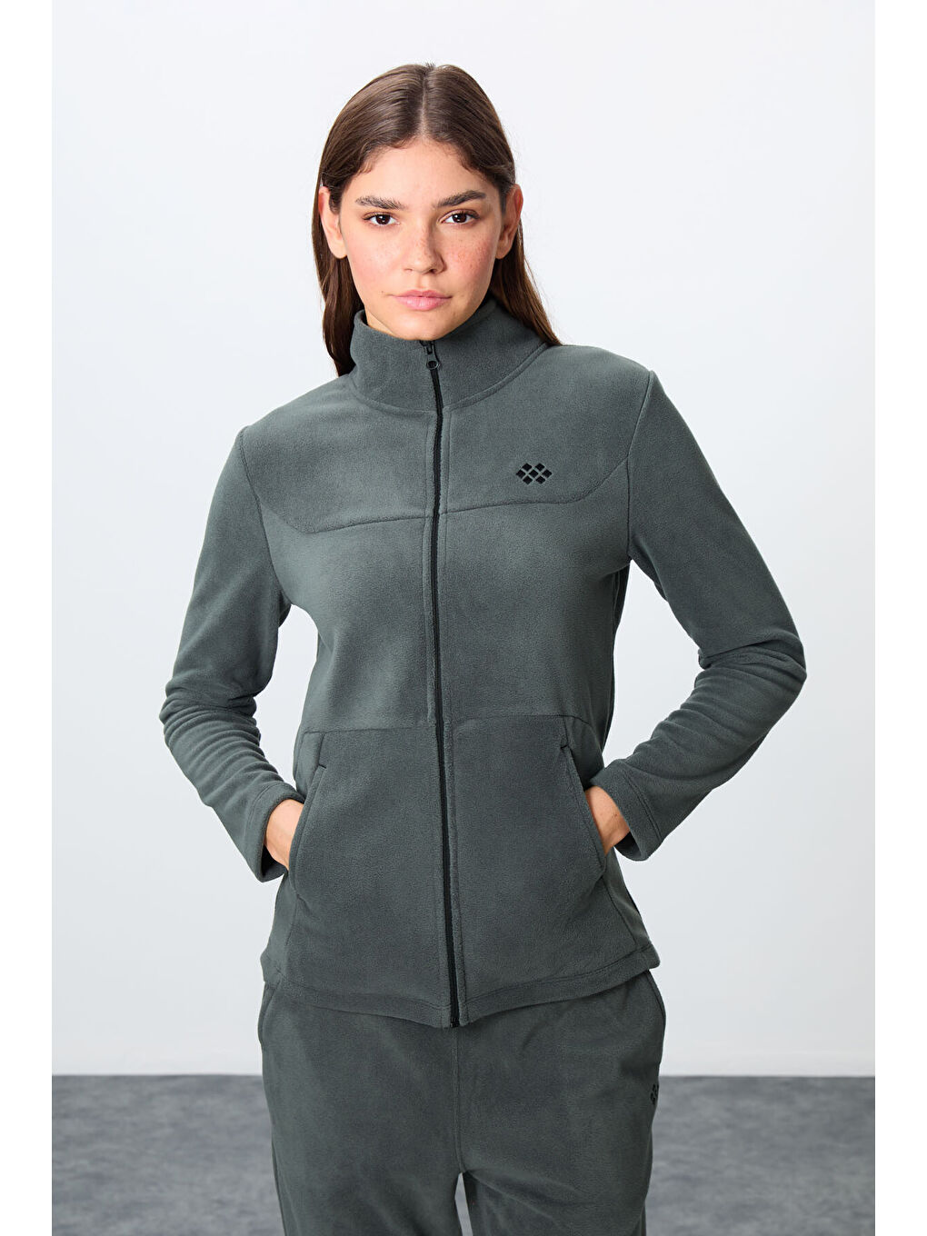 Haki Kalın Yumuşak Dokulu Dik Yaka Oversize Nakışlı Polar Kadın Eşofman Takım -95339-1