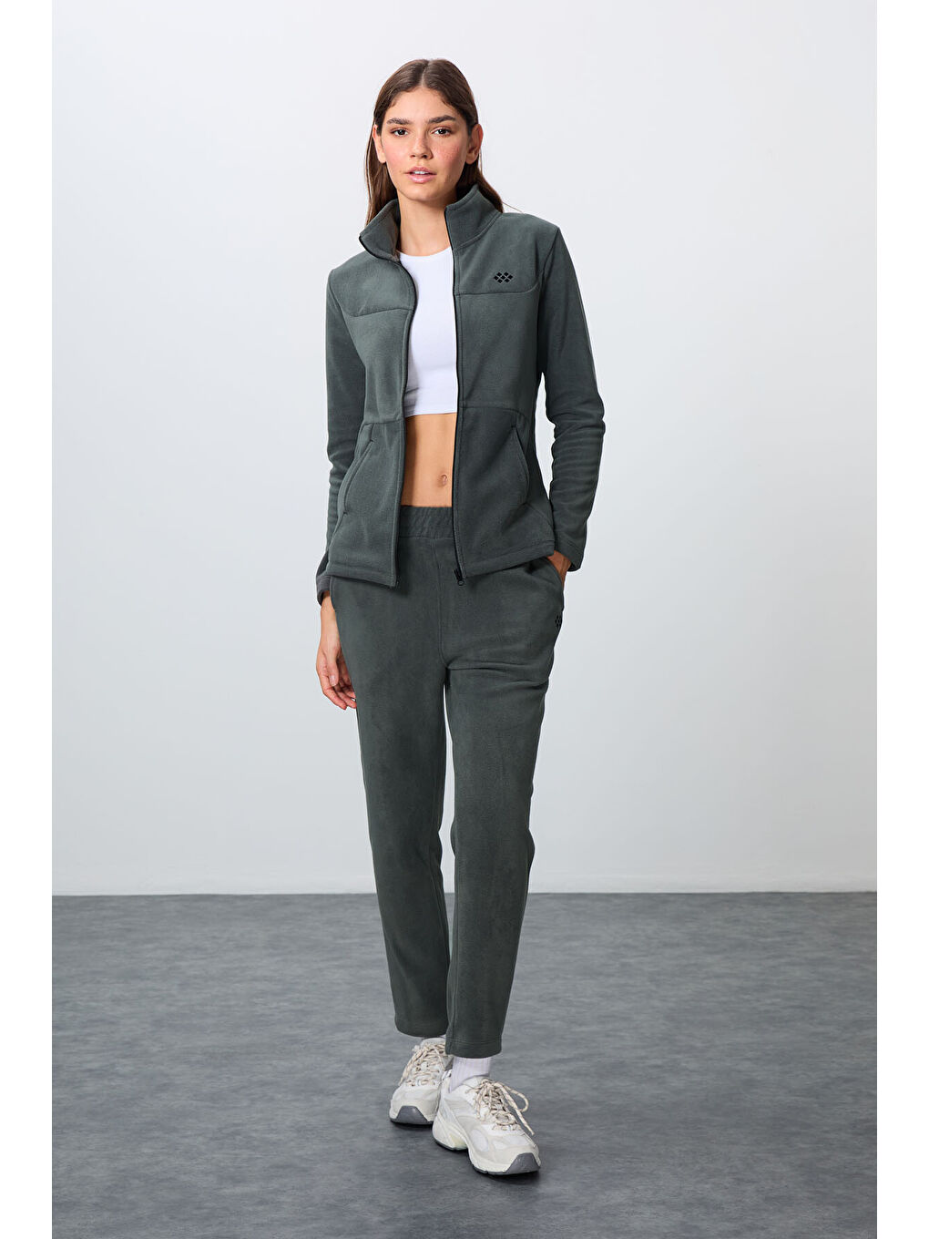 Haki Kalın Yumuşak Dokulu Dik Yaka Oversize Nakışlı Polar Kadın Eşofman Takım -95339-3