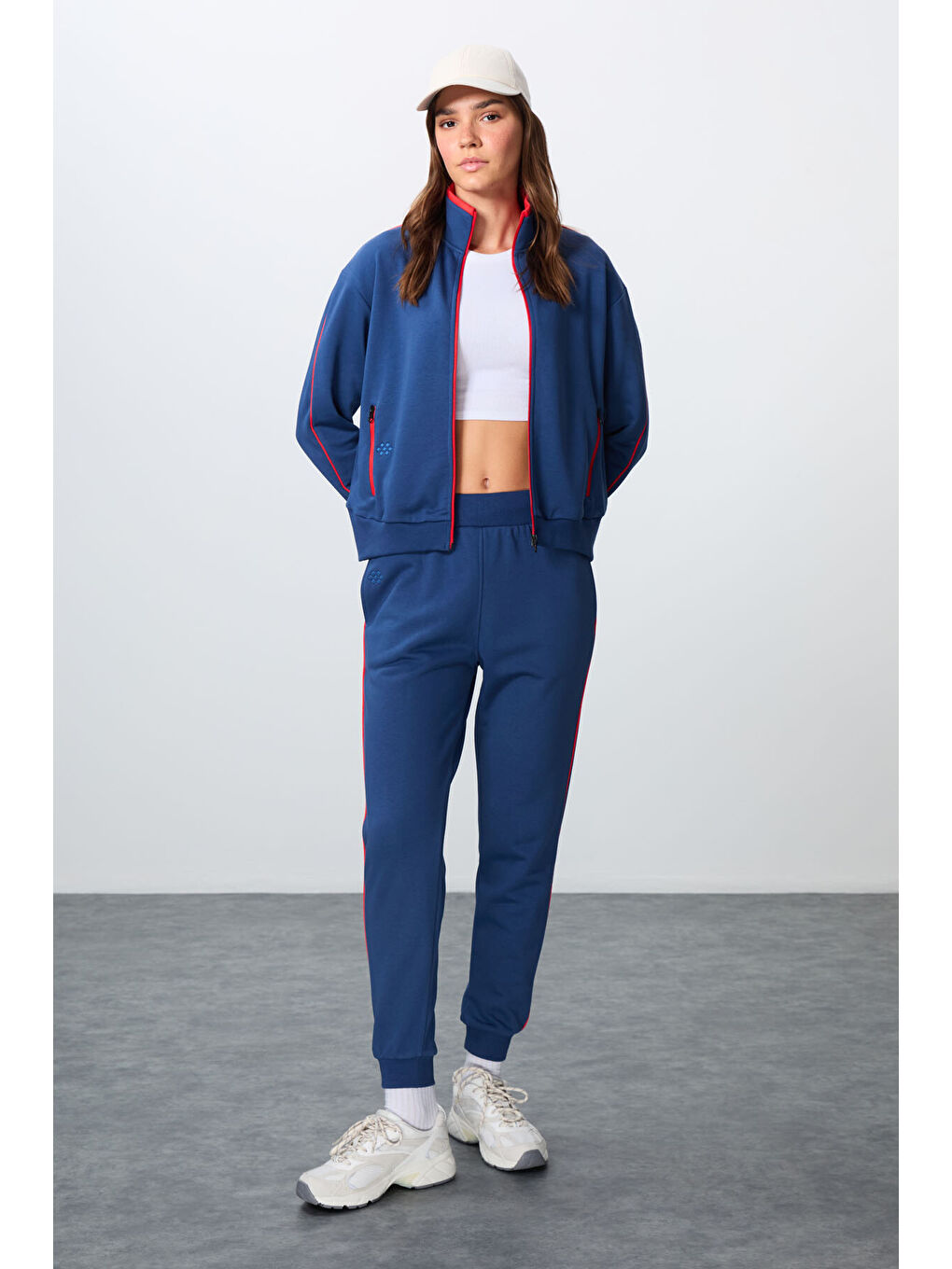 Mavi Parlament Kompakt Pamuklu Kalın Pürüzsüz Dokulu Dik Yaka Oversize Fit Kadın Eşofman Takım - 95340-1