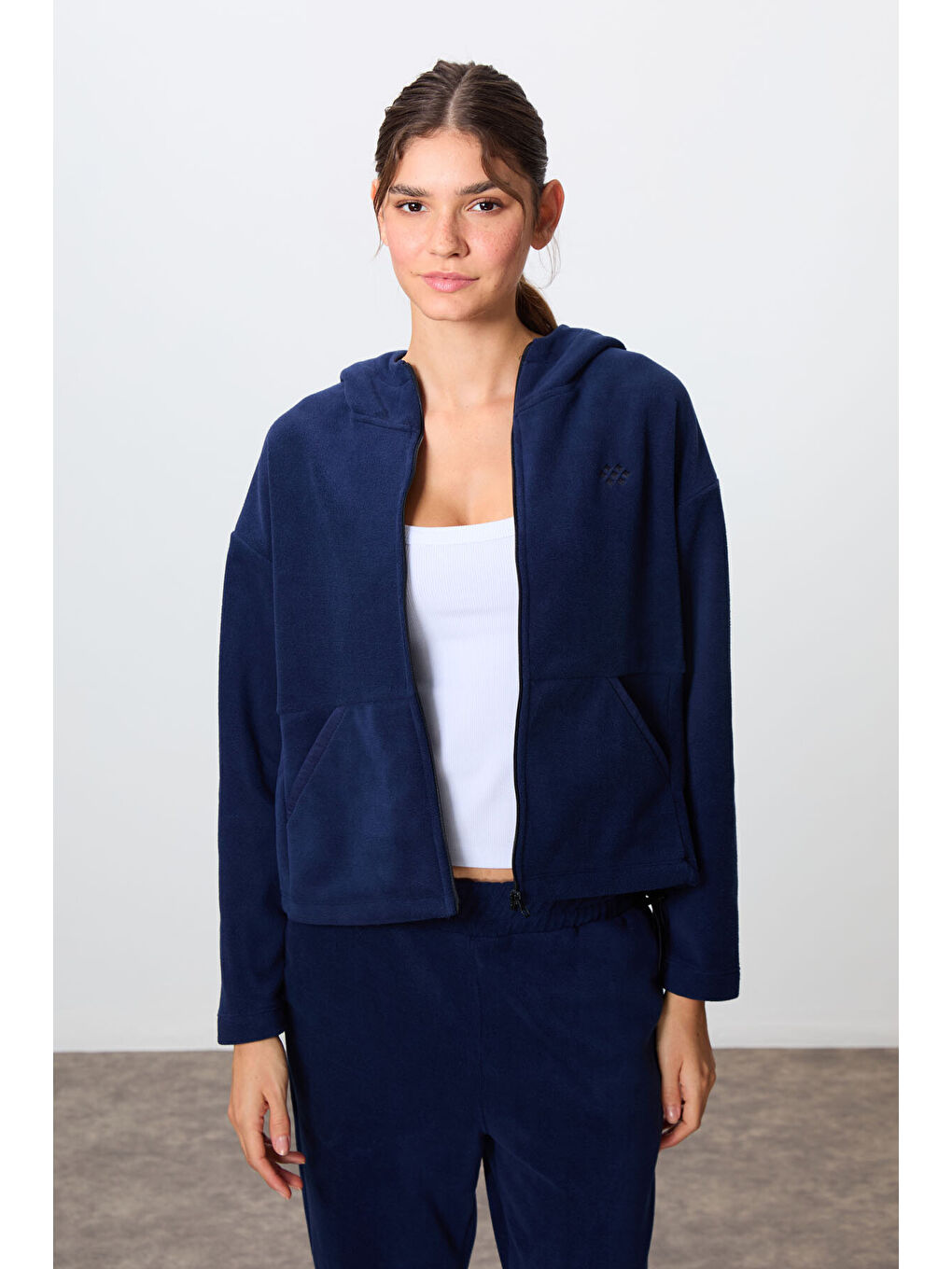 Lacivert Kalın Yumuşak Dokulu Kapüşonlu Oversize Nakışlı Polar Kadın Eşofman Takım  95338-1