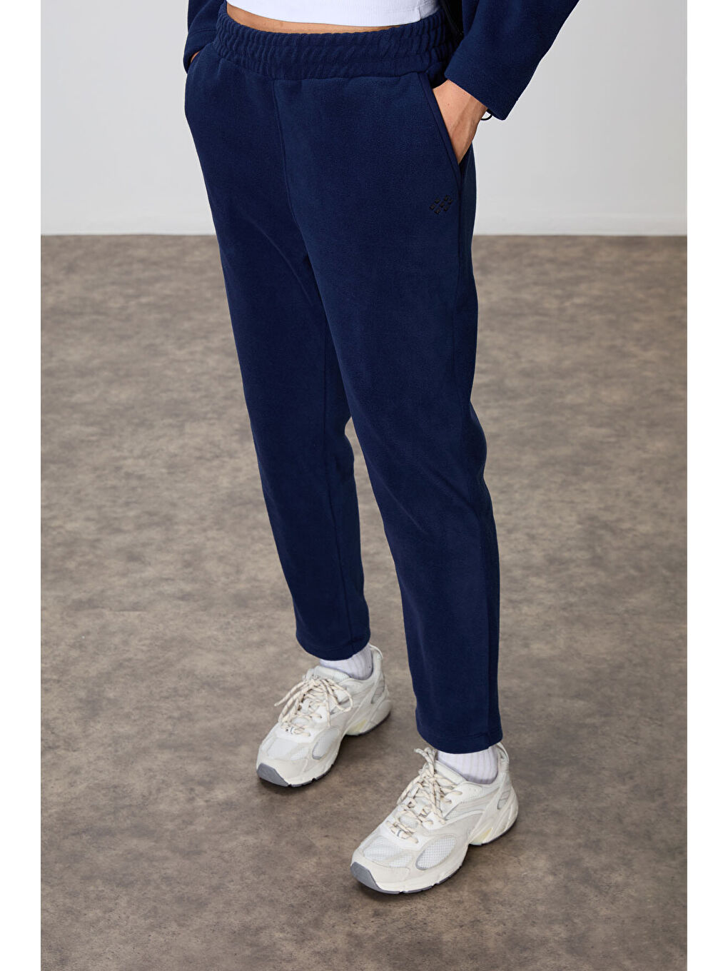 Lacivert Kalın Yumuşak Dokulu Kapüşonlu Oversize Nakışlı Polar Kadın Eşofman Takım  95338-2