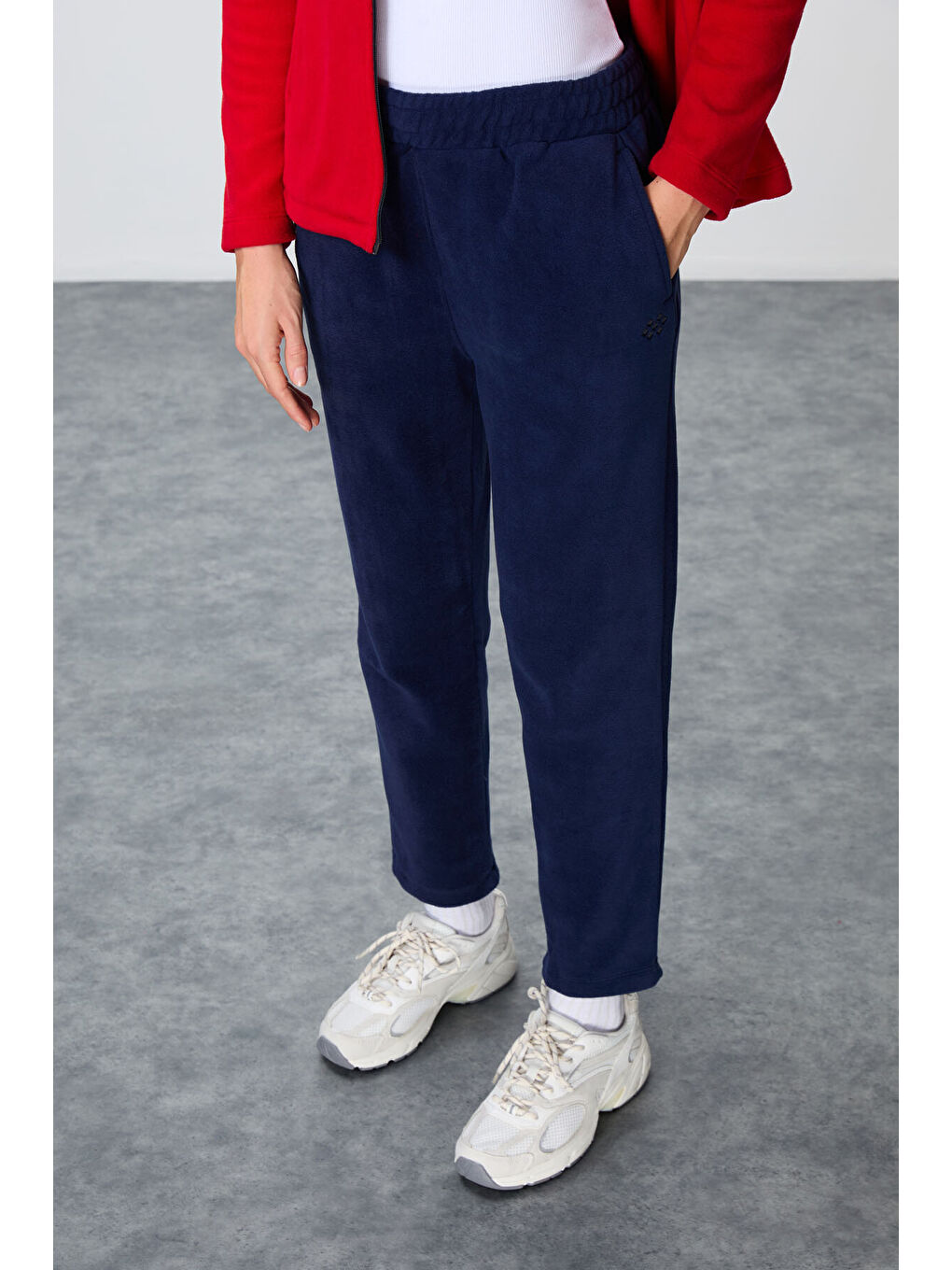 Kırmızı-Lacivert Kalın Yumuşak Dokulu Dik Yaka Oversize Nakışlı Polar Kadın Eşofman Takım -95339-3