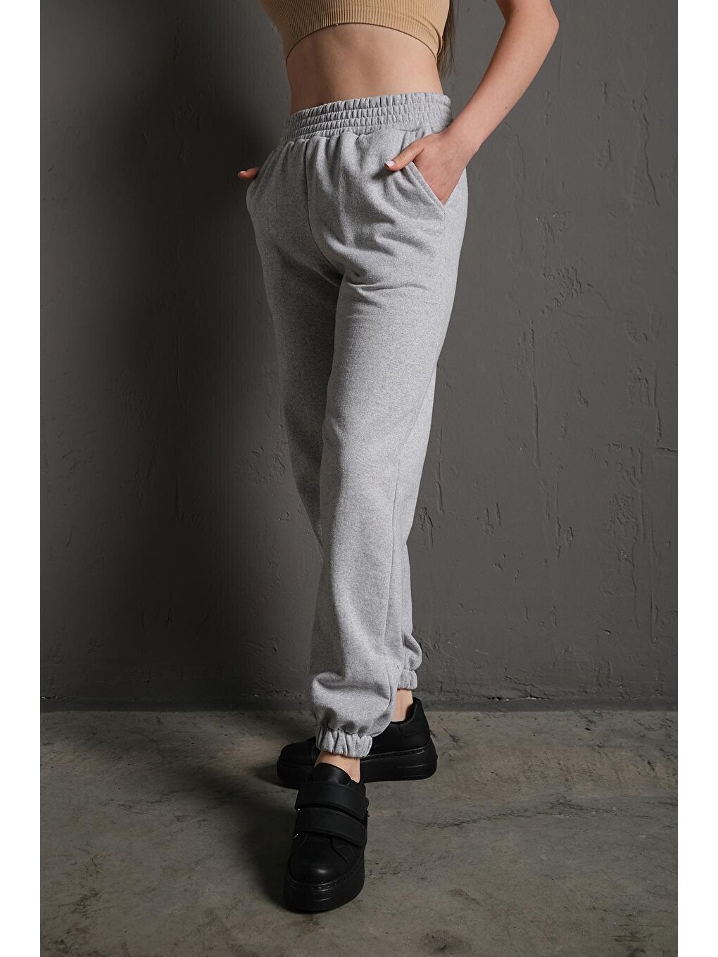 Kadın Gri Yüksek Bel Lastik Paça Eşofman Altı