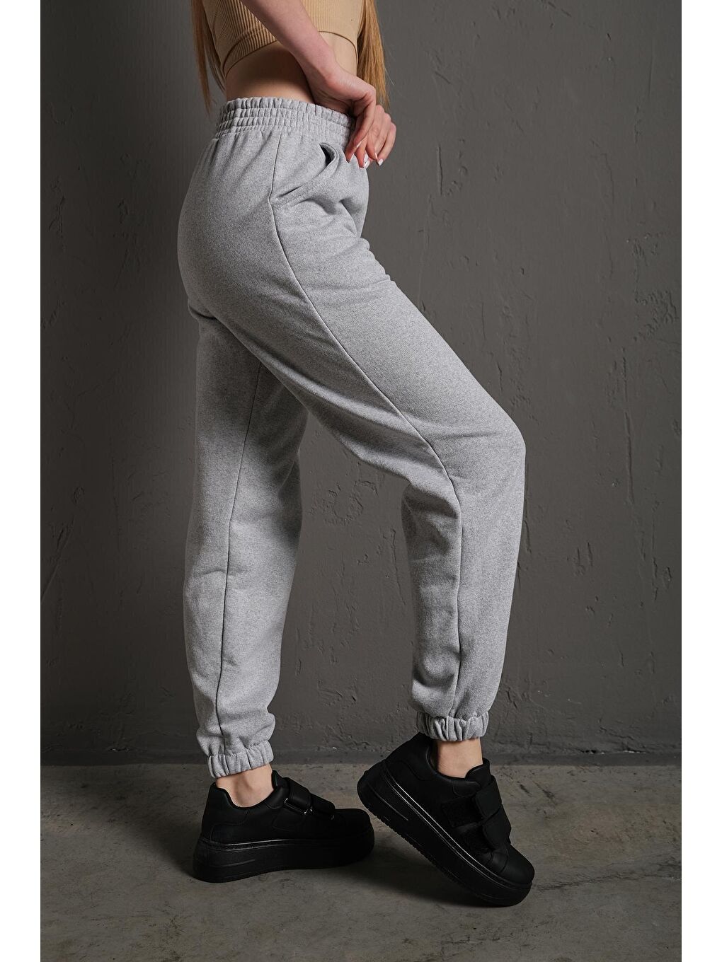 Kadın Gri Yüksek Bel Lastik Paça Eşofman Altı-1