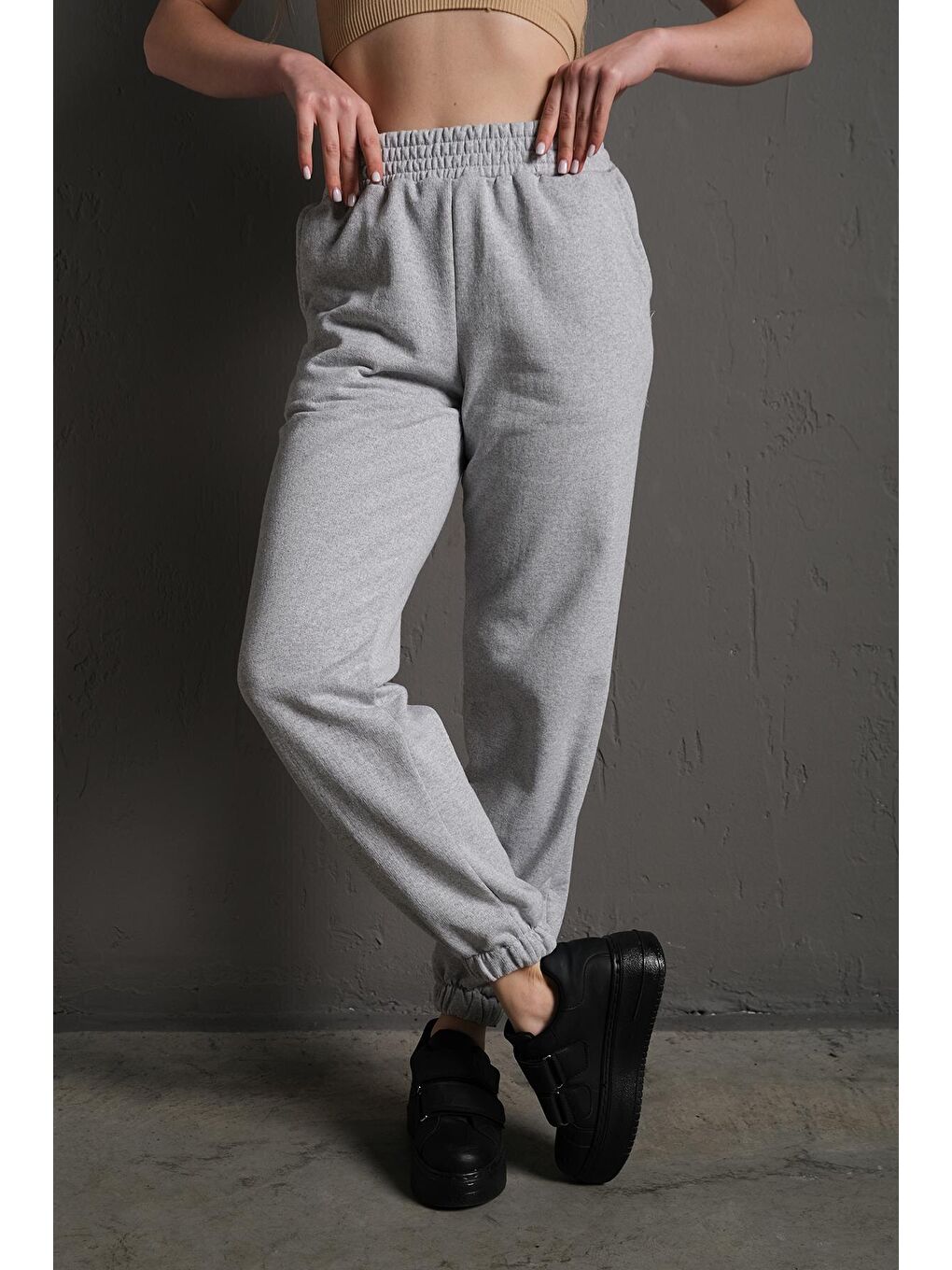 Kadın Gri Yüksek Bel Lastik Paça Eşofman Altı-2