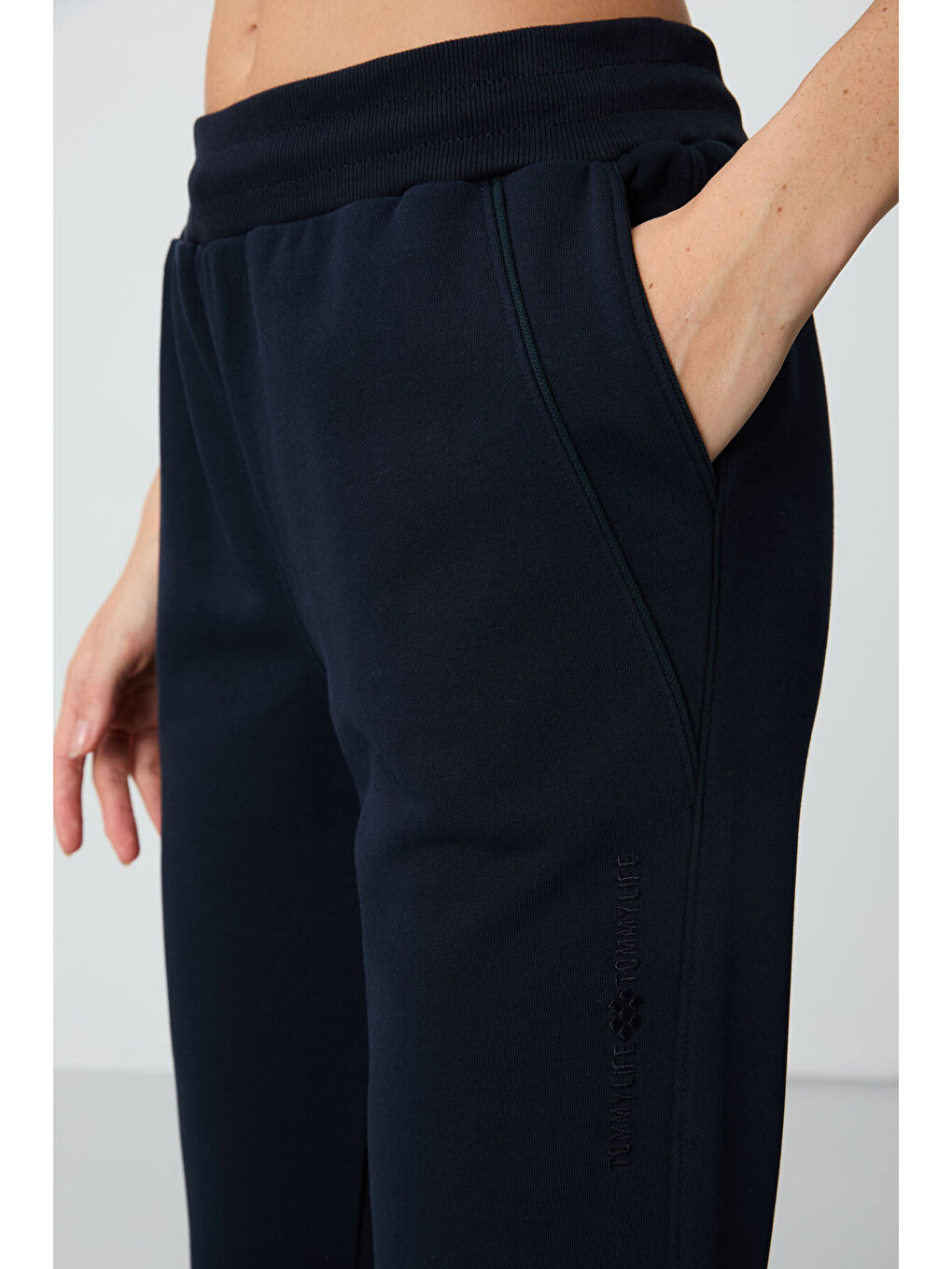 Lacivert Kompakt Pamuklu Kalın Pürüzsüz Dokulu Standart Fit Kadın Eşofman Altı - 94660-2