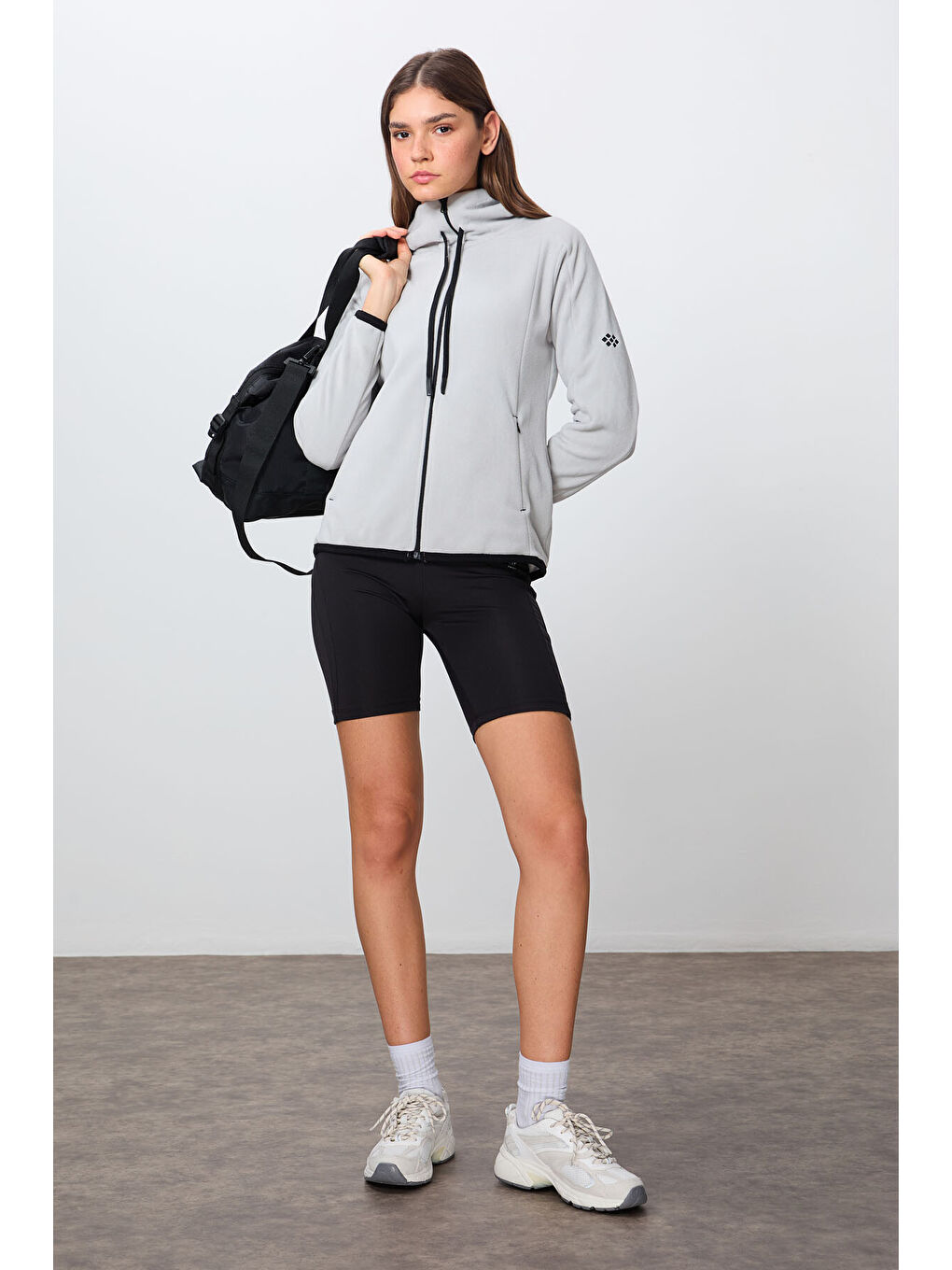 Bej Taş Kalın Yumuşak Dokulu Kapüşonlu Standart Fit Nakışlı Polar Kadın Sweatshirt  97287