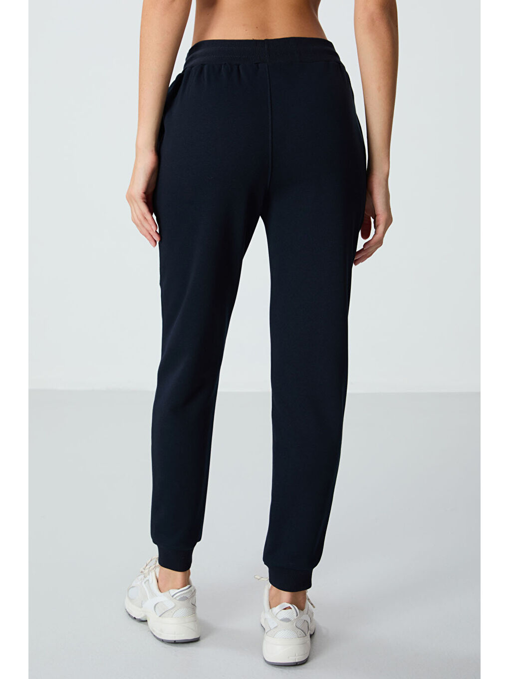 Lacivert Kompakt Pamuklu Kalın Pürüzsüz Dokulu Standart Fit Kadın Eşofman Altı - 94660-4