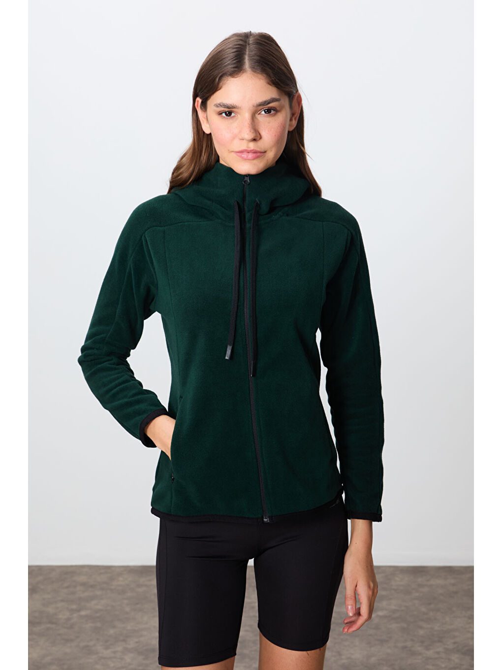 Çam Yeşili Kalın Yumuşak Dokulu Kapüşonlu Standart Fit Nakışlı Polar Kadın Sweatshirt  97287-1