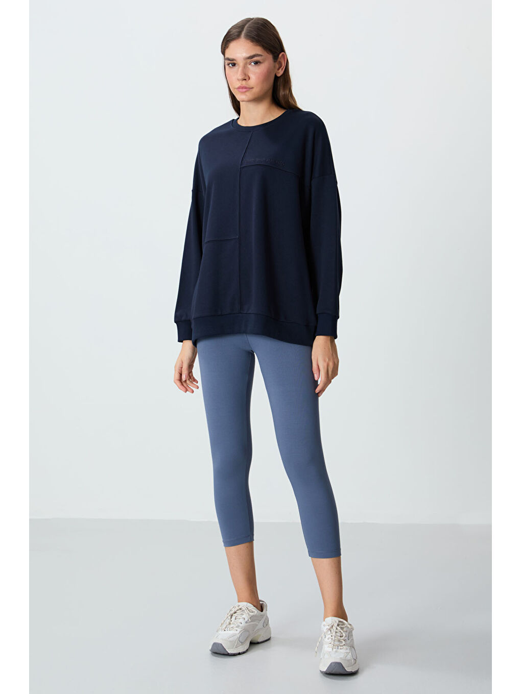 İndigo Kompakt Pamuklu Kalın Pürüzsüz Dokulu O Yaka Oversize Fit Kadın Sweatshirt - 97288-1