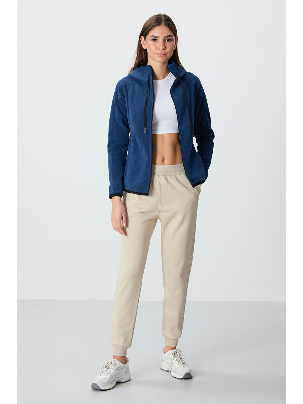 Lacivert Parlament Kalın Yumuşak Dokulu Kapüşonlu Standart Fit Nakışlı Polar Kadın Sweatshirt  97287-1