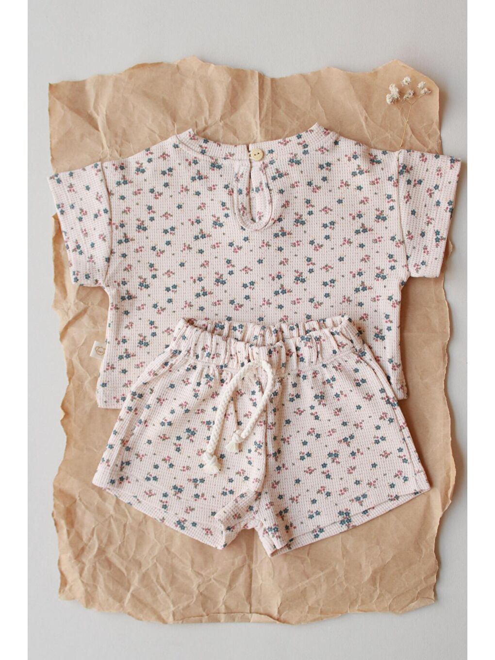 Bej Renkli Çiçek Baskılı Waffle Şort Takım-4