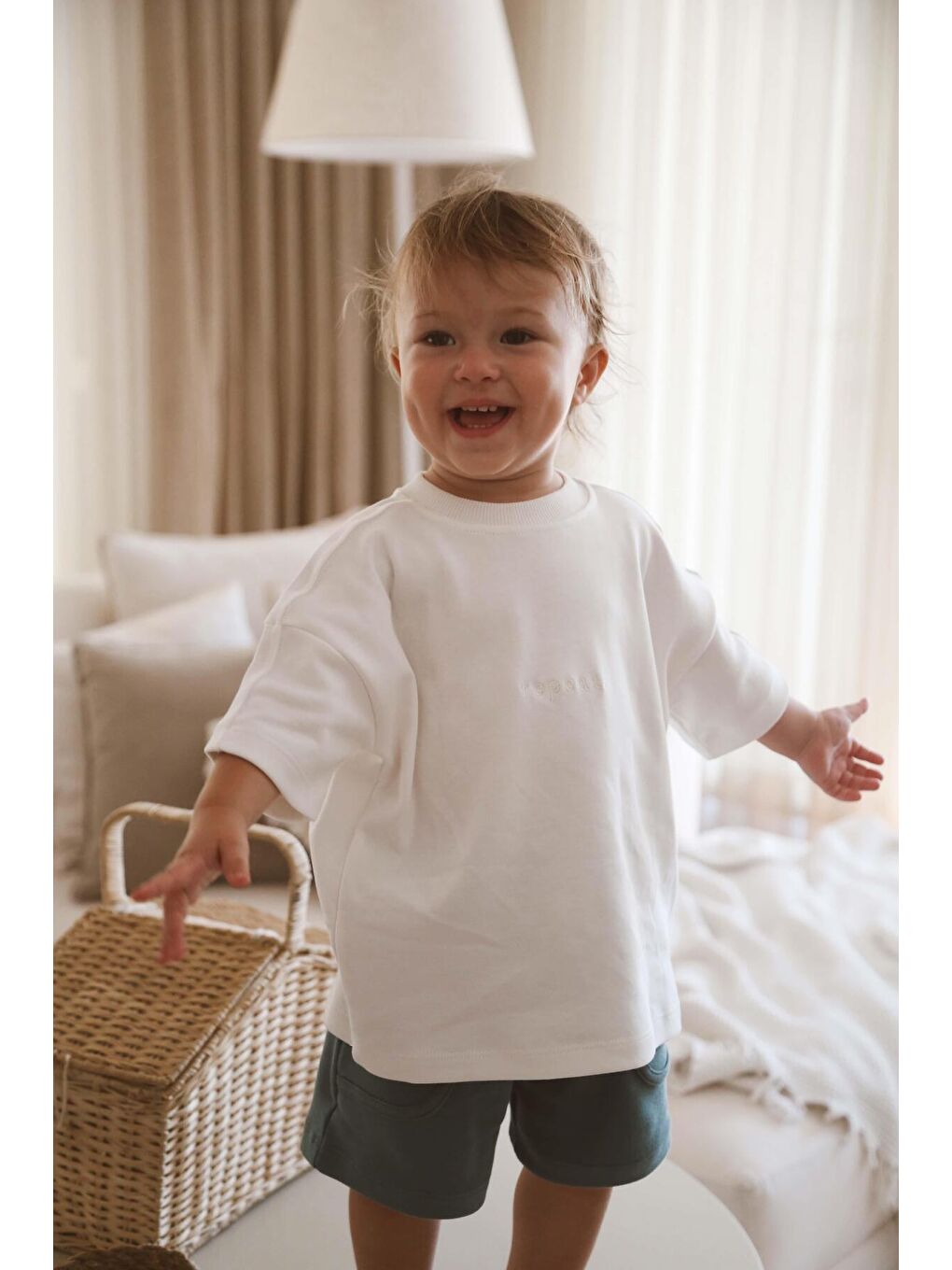 Beyaz Bisiklet Yaka Oversize T-shirt Bebek - Çocuk-2