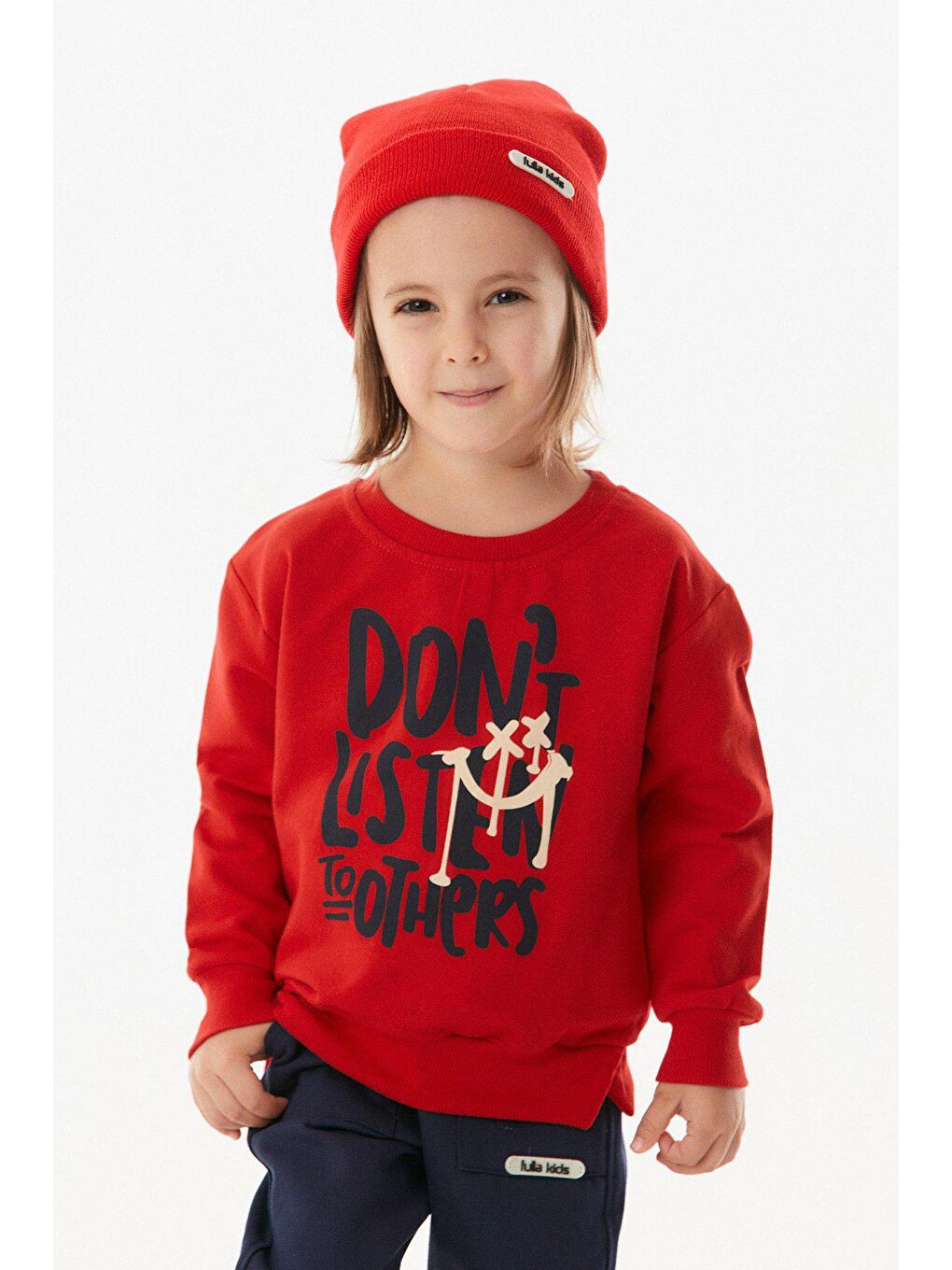 Kırmızı Şapka Aksesuarlı Baskılı Erkek Çocuk Takım-1