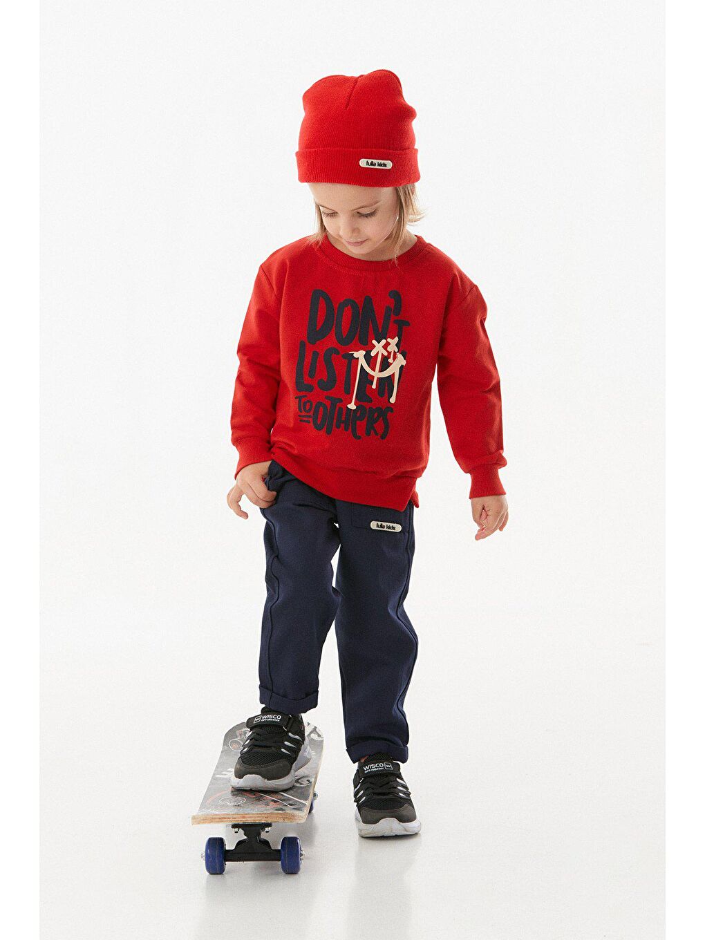 Kırmızı Şapka Aksesuarlı Baskılı Erkek Çocuk Takım-2