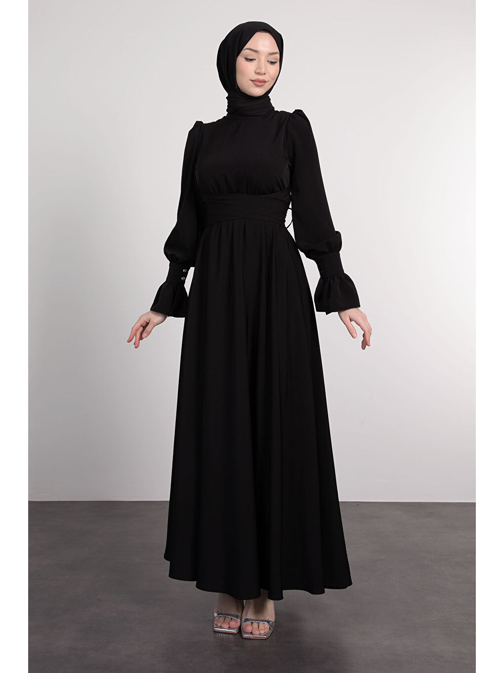 Siyah Kendinden Kemer Detaylı Tesettür Kadın Elbise