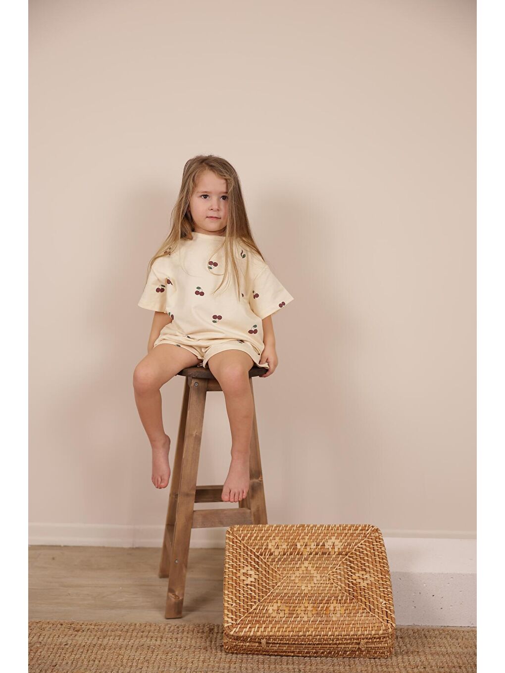 Bej Kiraz Baskılı Şortlu Takım-2