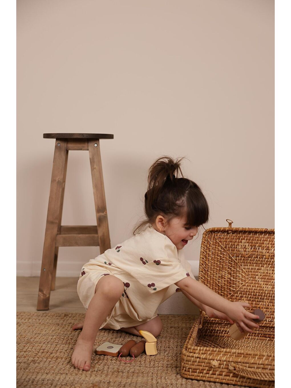 Bej Kiraz Baskılı Şortlu Takım-6