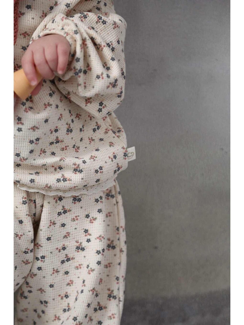 Bej Renkli Çiçek Baskılı Dantelli Şalvar Takım-5