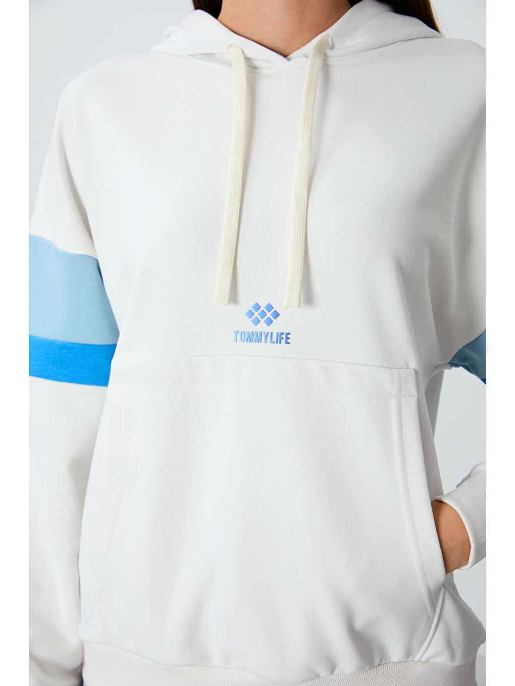 Ekru Kompakt Pamuklu Kalın Pürüzsüz Dokulu Kapüşonlu Oversize Fit Kadın Sweatshirt   97290-1