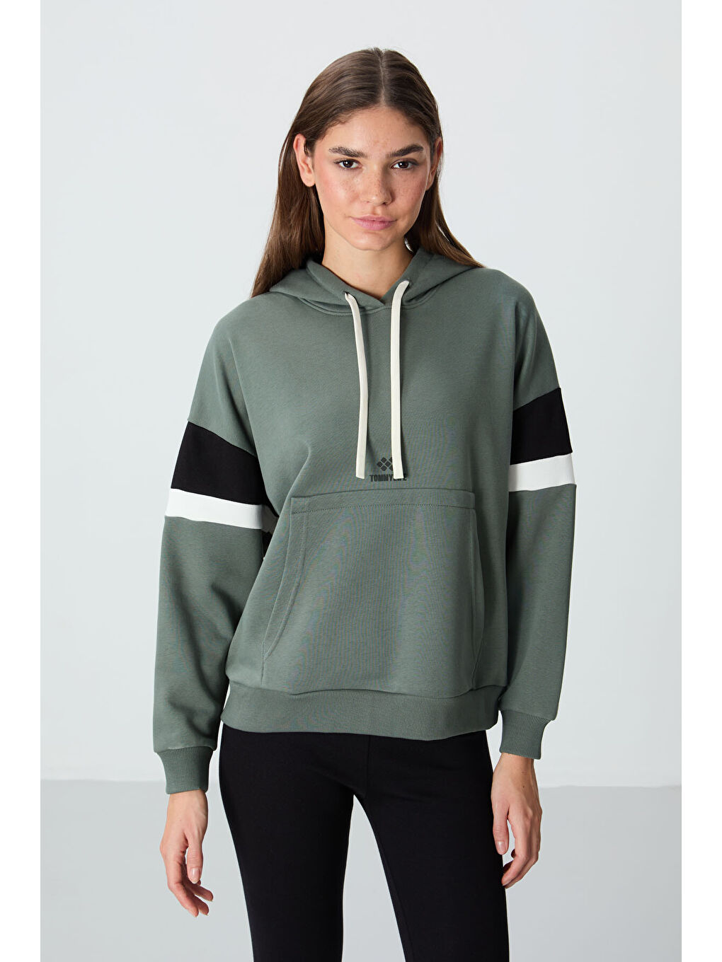 Haki Kompakt Pamuklu Kalın Pürüzsüz Dokulu Kapüşonlu Oversize Fit Kadın Sweatshirt   97290-3