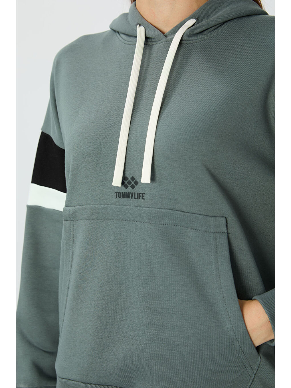 Haki Kompakt Pamuklu Kalın Pürüzsüz Dokulu Kapüşonlu Oversize Fit Kadın Sweatshirt   97290-4