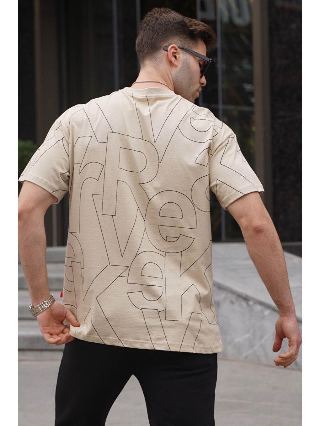 Erkek Bej Harf Desenli Bisiklet Yaka  %100 Pamuk Tişört 6061-1