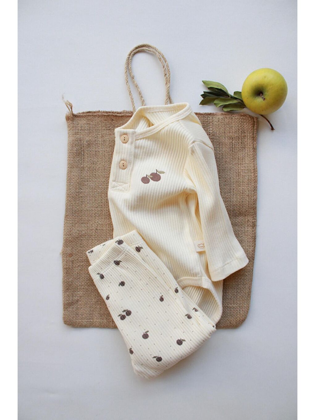 Ekru Elma Nakışlı Mona Serisi Uzun Kollu Body Tayt Set-4