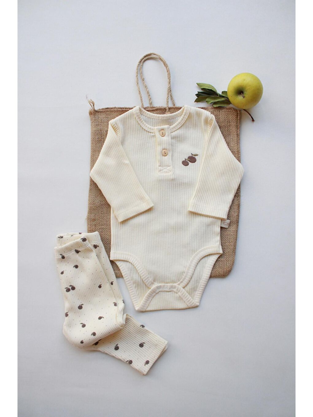 Ekru Elma Nakışlı Mona Serisi Uzun Kollu Body Tayt Set-5