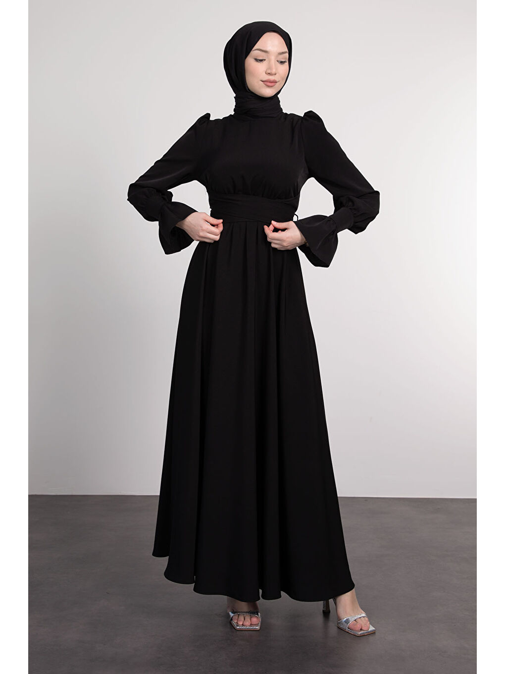 Siyah Kendinden Kemer Detaylı Tesettür Kadın Elbise-2