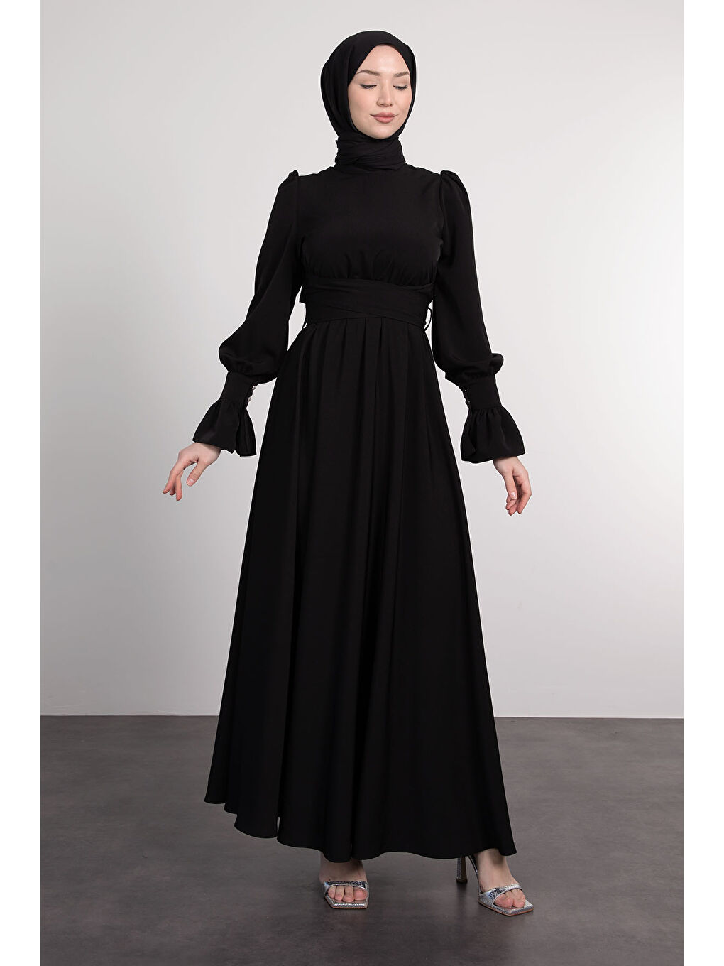 Siyah Kendinden Kemer Detaylı Tesettür Kadın Elbise-3
