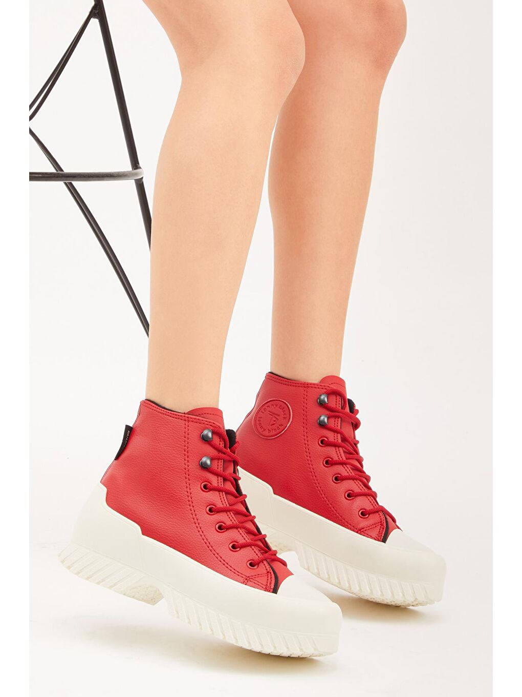 Kadın Kırmızı Rahat Kalıp Yüksek Taban Bağcıklı Spor Ayakkabı