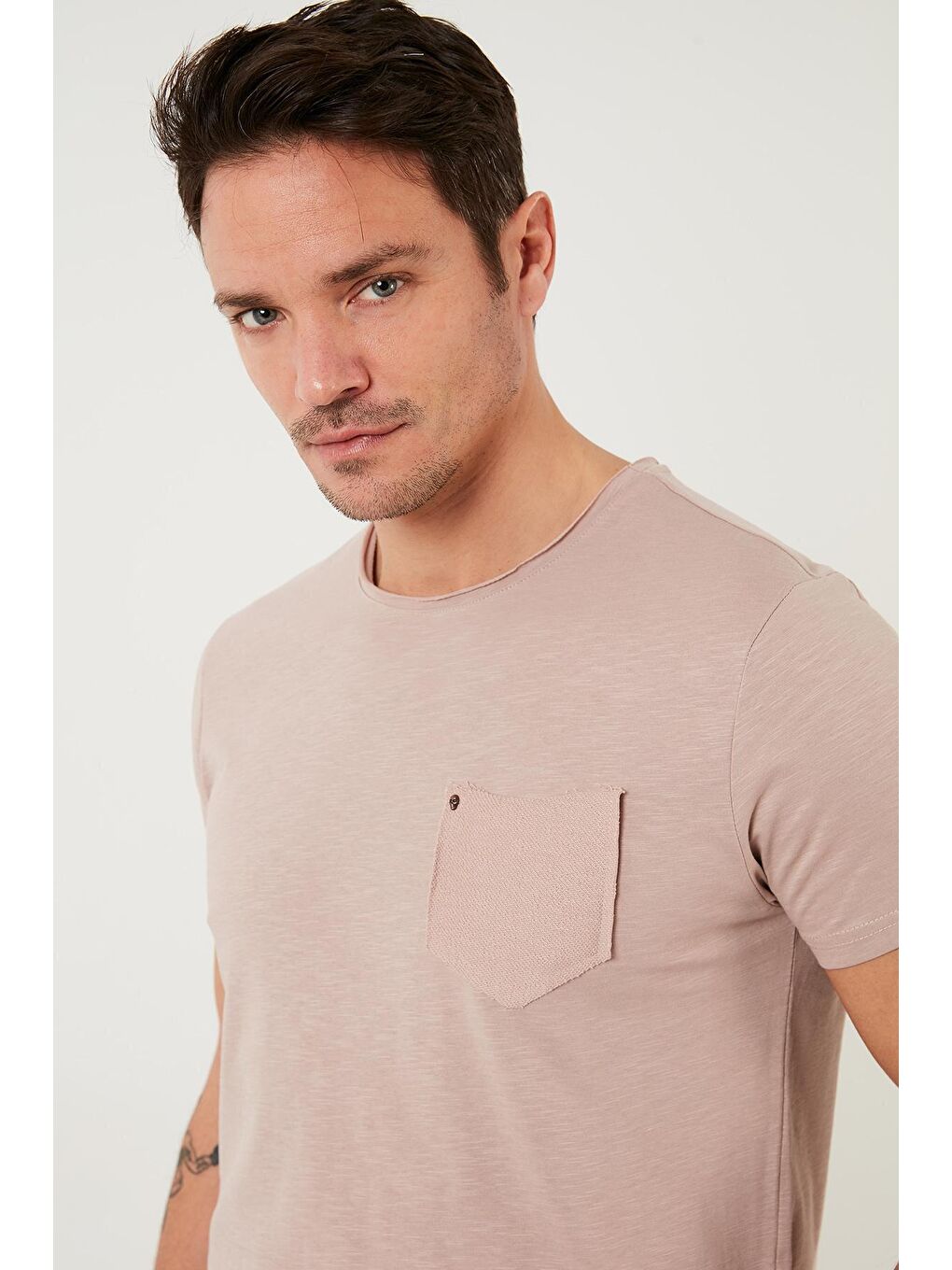 Bej % 100 Pamuklu Slim Fit Bisiklet Yaka Cepli Tişört 5902000-4