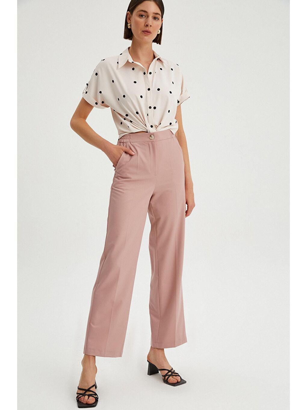 Bej Kadın Gömlek Yaka Puantiyeli Bağlama Detaylı Apoletli Gömlek-3