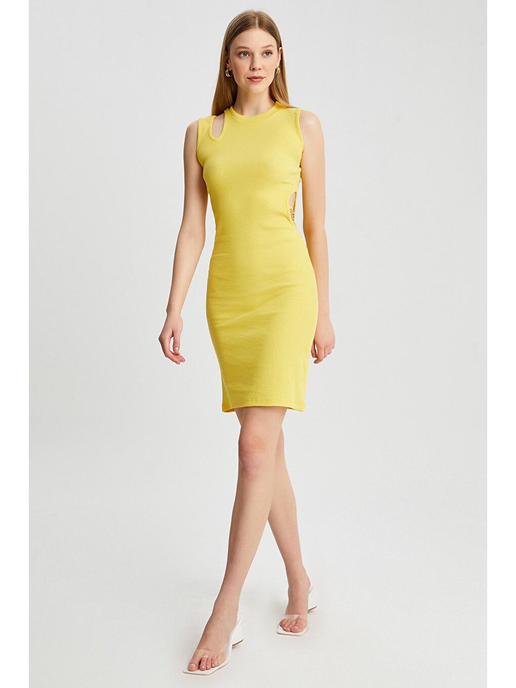 Sarı Kadın Zincir Pencere Detaylı Kolsuz Örme Kalem Elbise-2