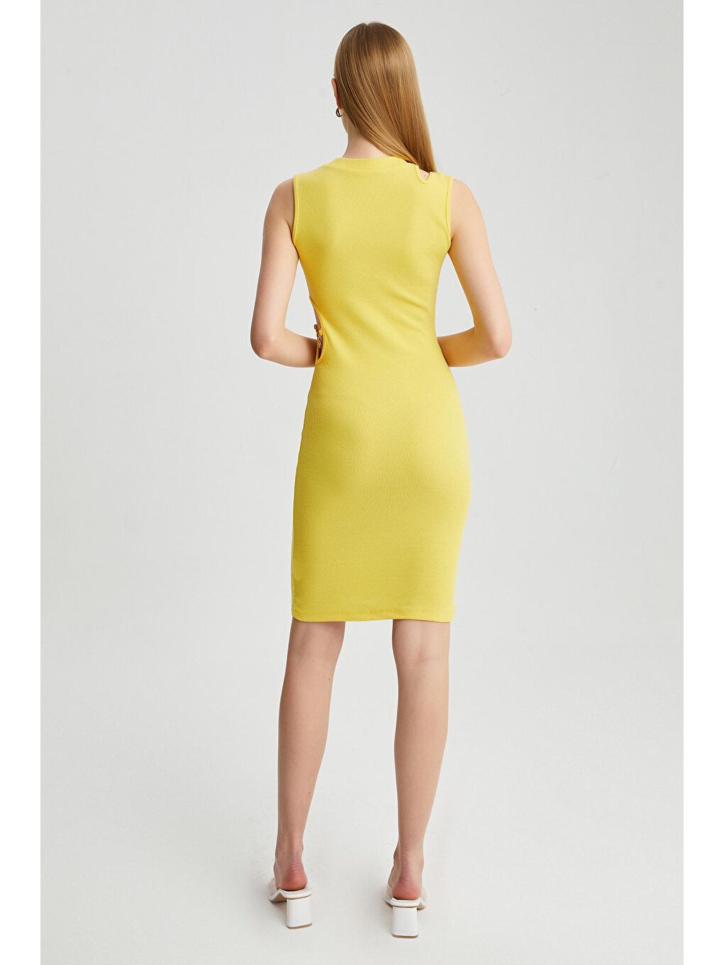 Sarı Kadın Zincir Pencere Detaylı Kolsuz Örme Kalem Elbise-3