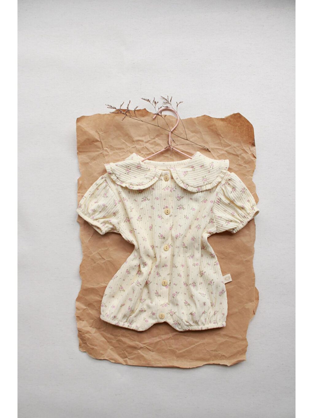 Bej Pembe Çiçek Düğmeli Tulum-2