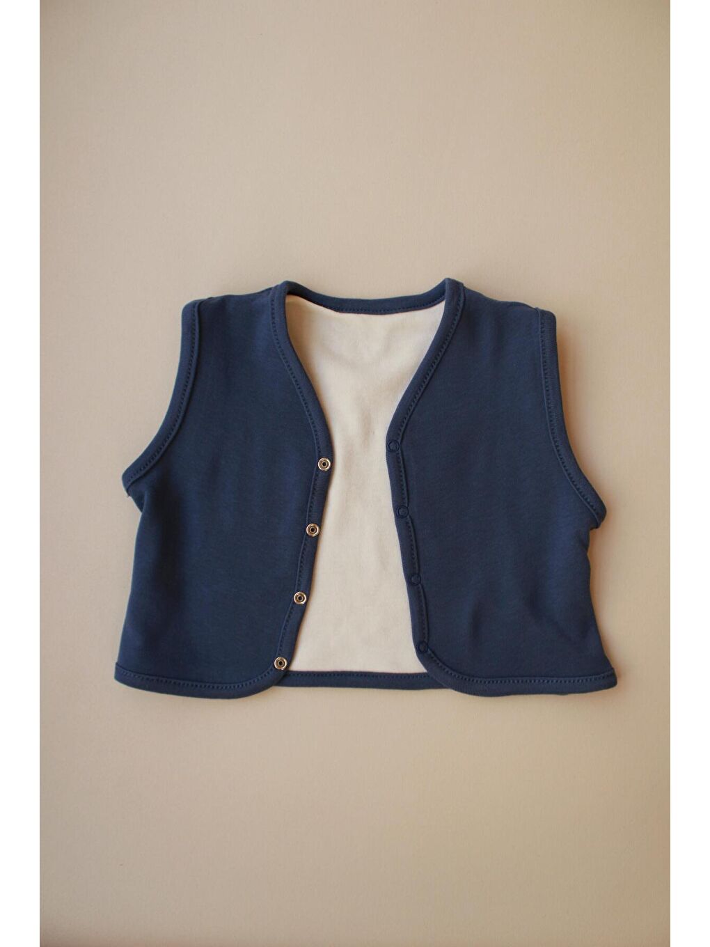 Ekru Balık Nakışlı Çift Taraflı Yelek-6