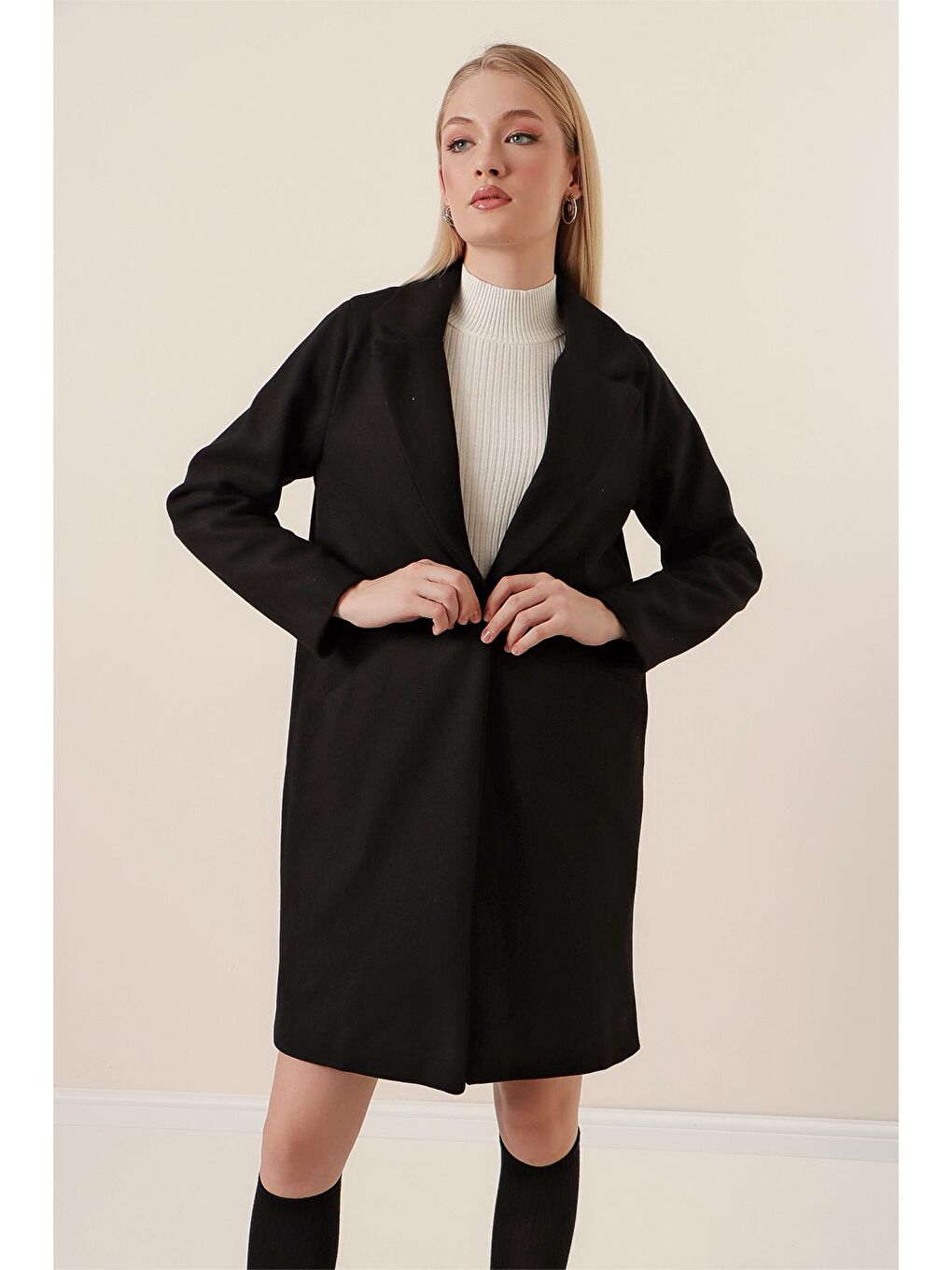 Siyah Tek Düğmeli Cepli Kaşe Kaban-3