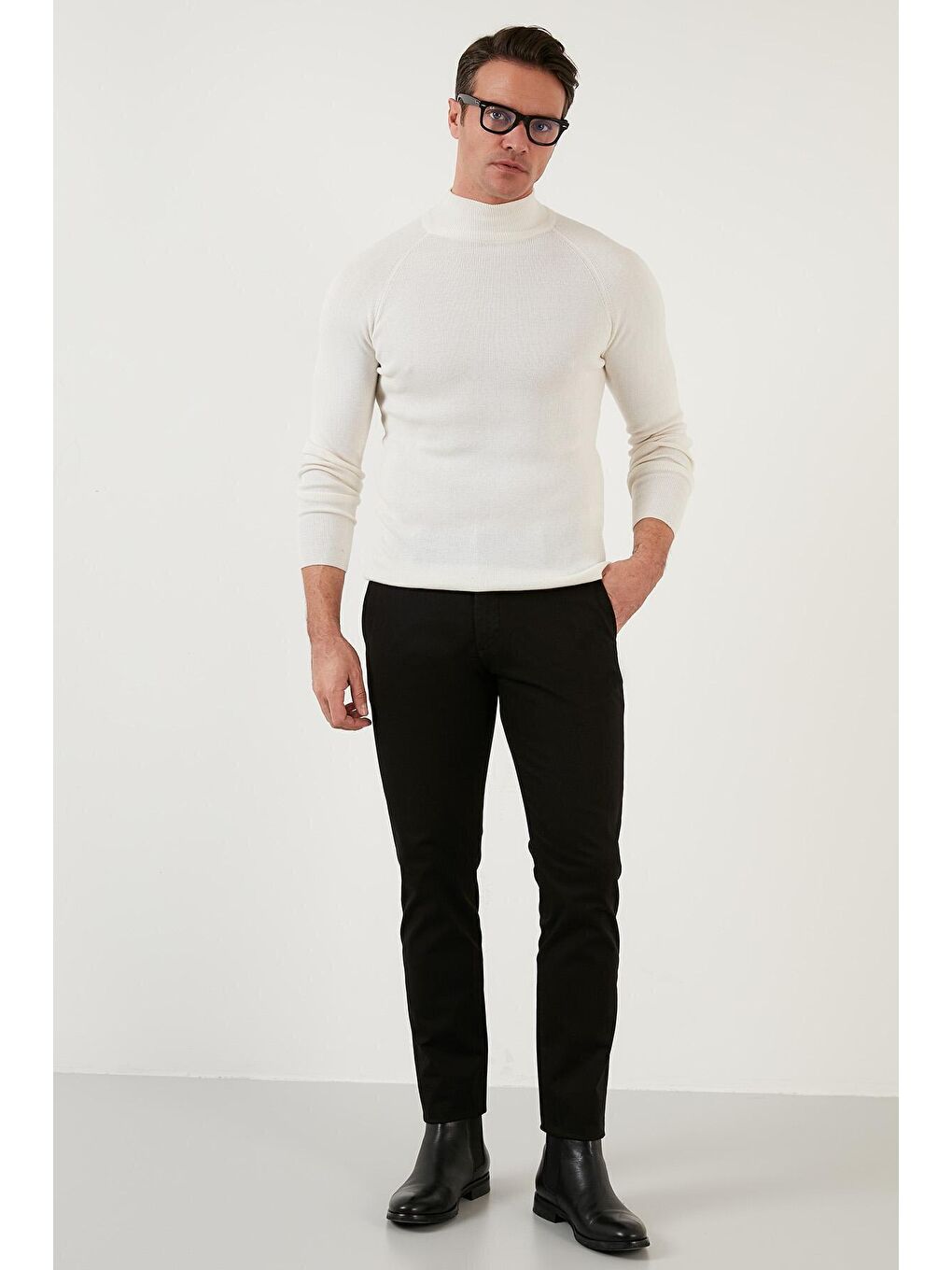 Siyah Pamuklu Normal Bel Slim Fit Boru Paça Erkek Pantolon 216MILANO