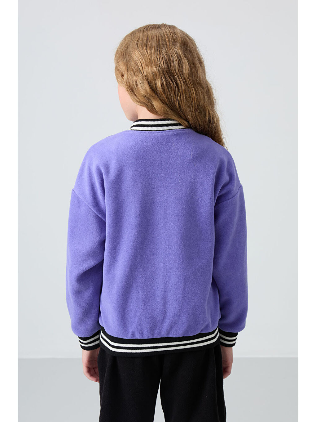 Mor Eflatun Kalın Yumuşak Dokulu Standart Fit Nakışlı Polar Kız Çocuk Kolej Ceket - 75156-4