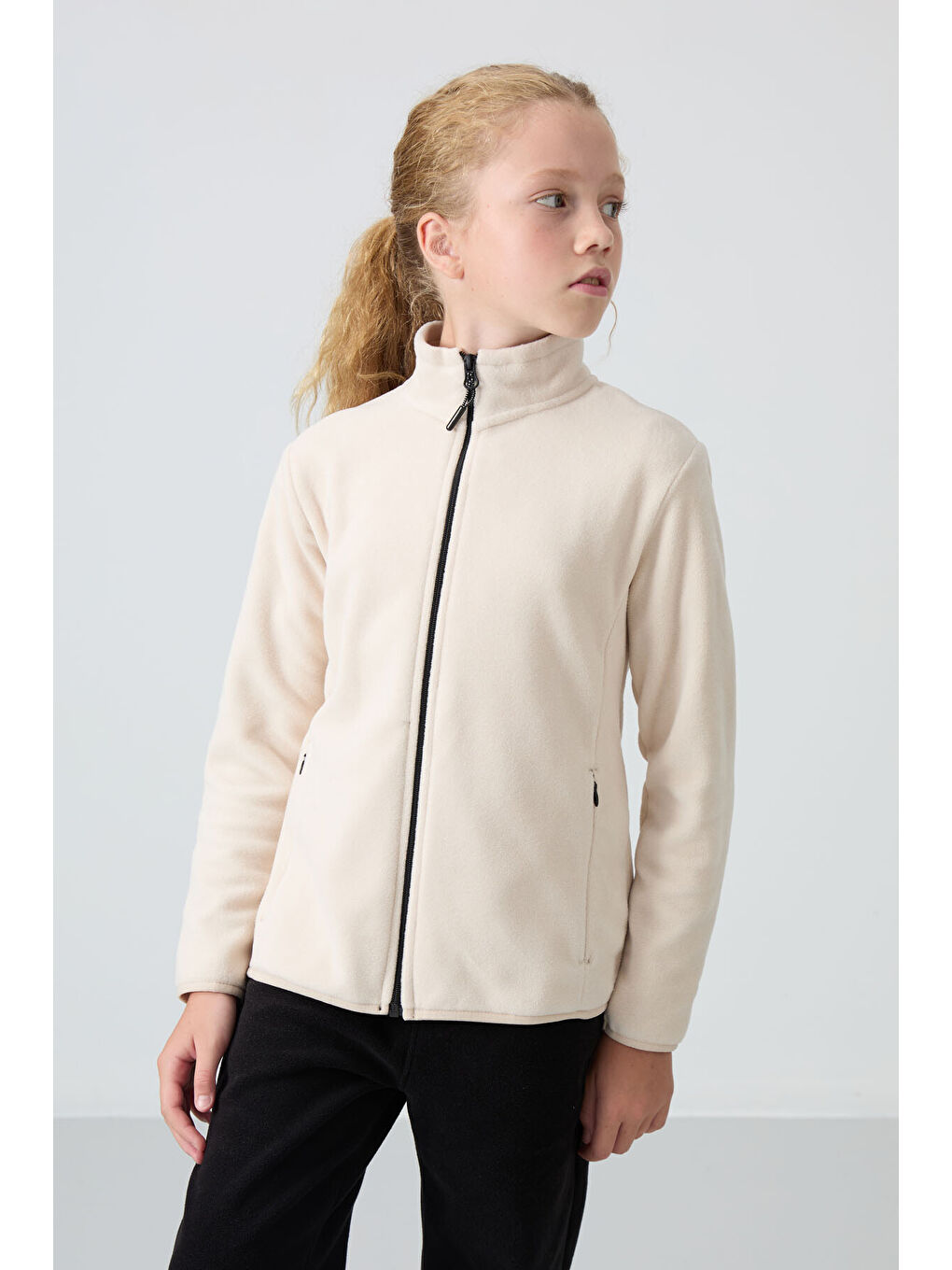 Bej Kalın Yumuşak Dokulu Standart Fit Nakışlı Polar Kız Çocuk Sweatshirt - 75154-4