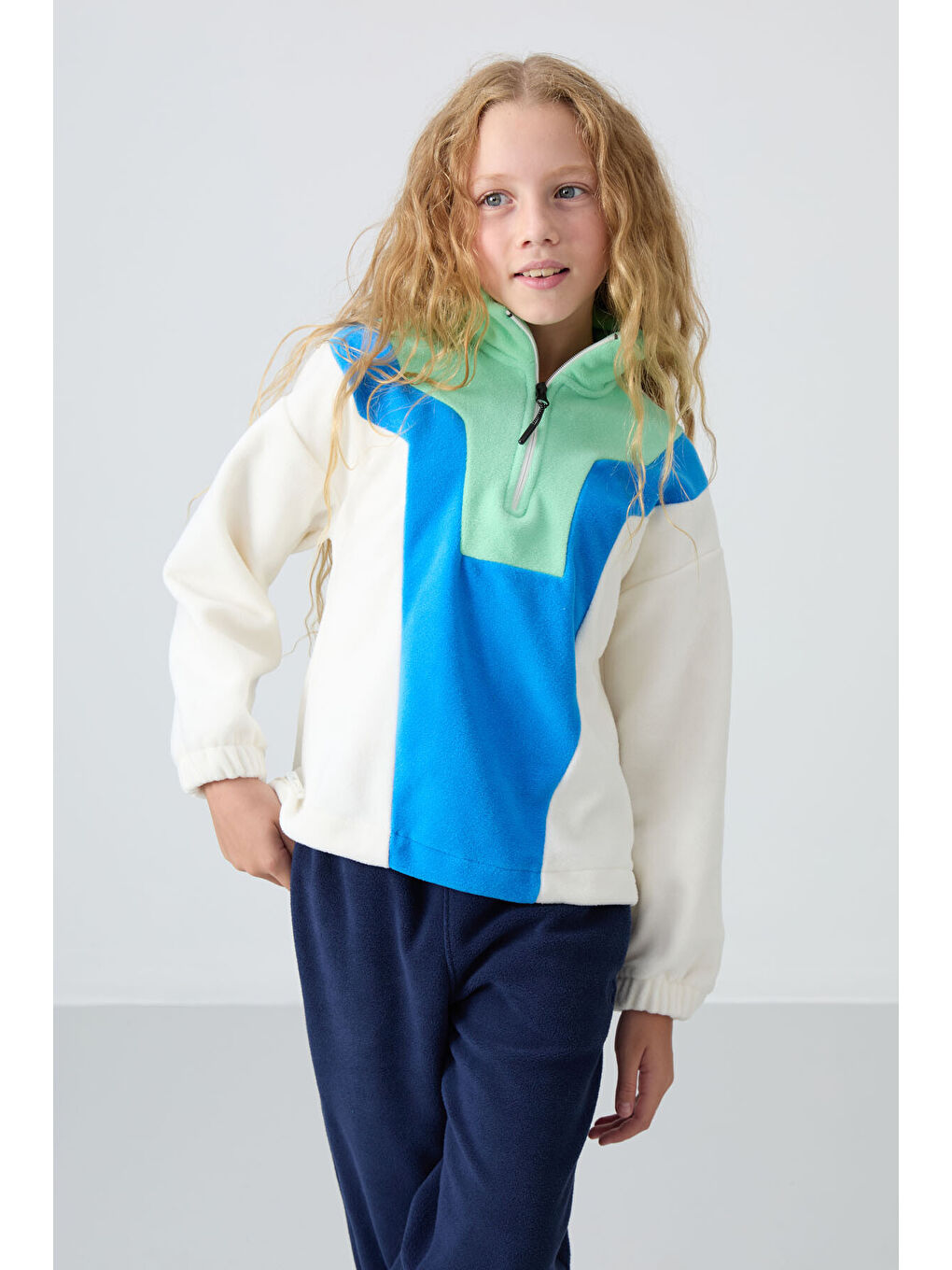 Ekru Kalın Yumuşak Dokulu Oversize Nakışlı Polar Kız Çocuk Sweatshirt - 75153