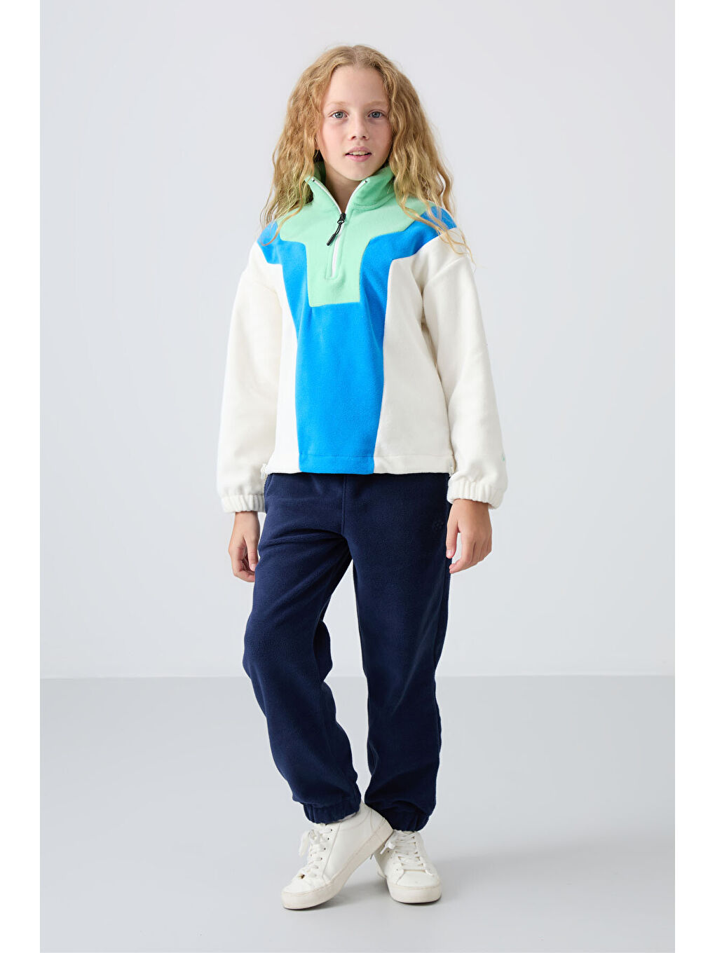 Ekru Kalın Yumuşak Dokulu Oversize Nakışlı Polar Kız Çocuk Sweatshirt - 75153-3